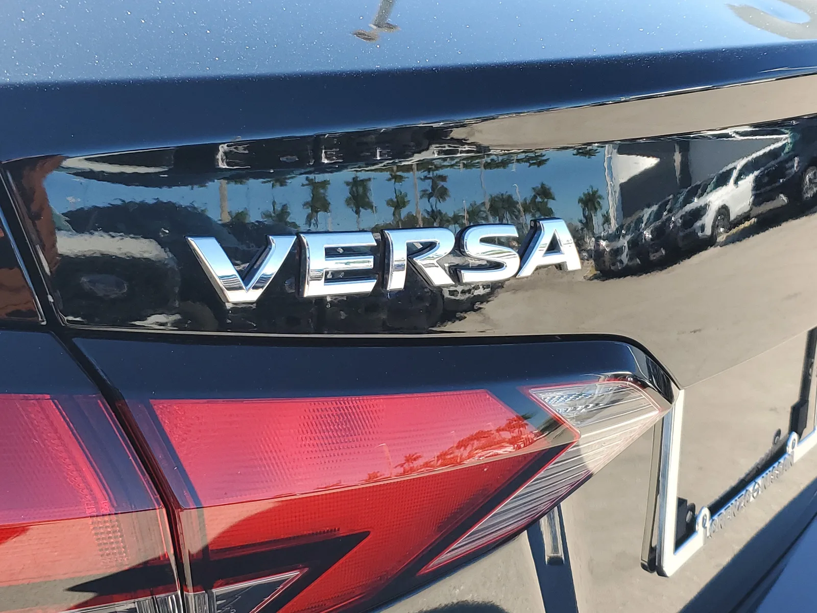 2025 Nissan Versa SV photo 29