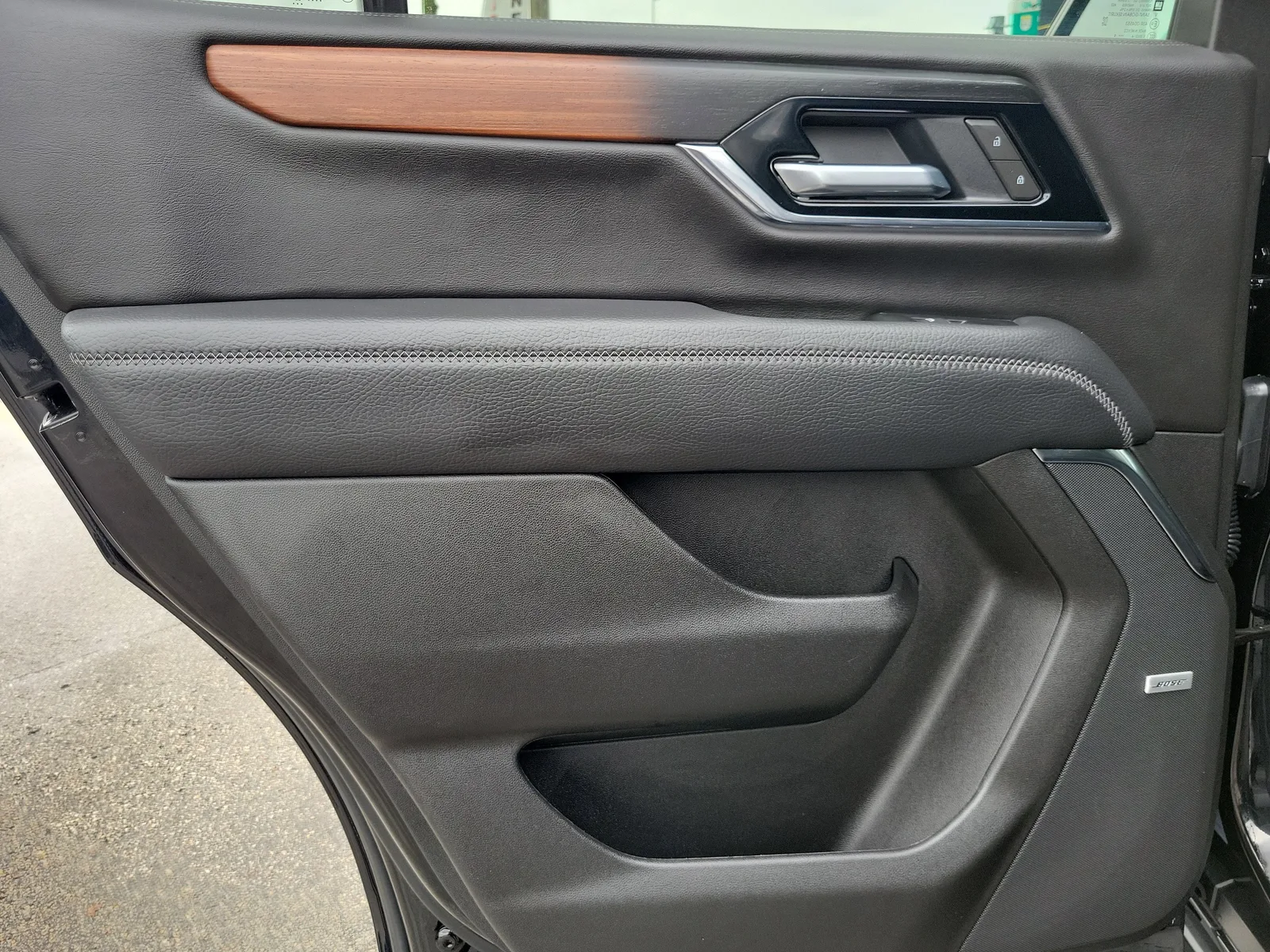 2025 GMC Yukon Denali photo 25