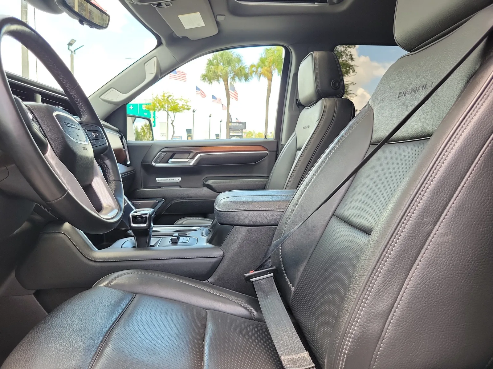 2024 GMC Sierra 1500 Denali photo 13