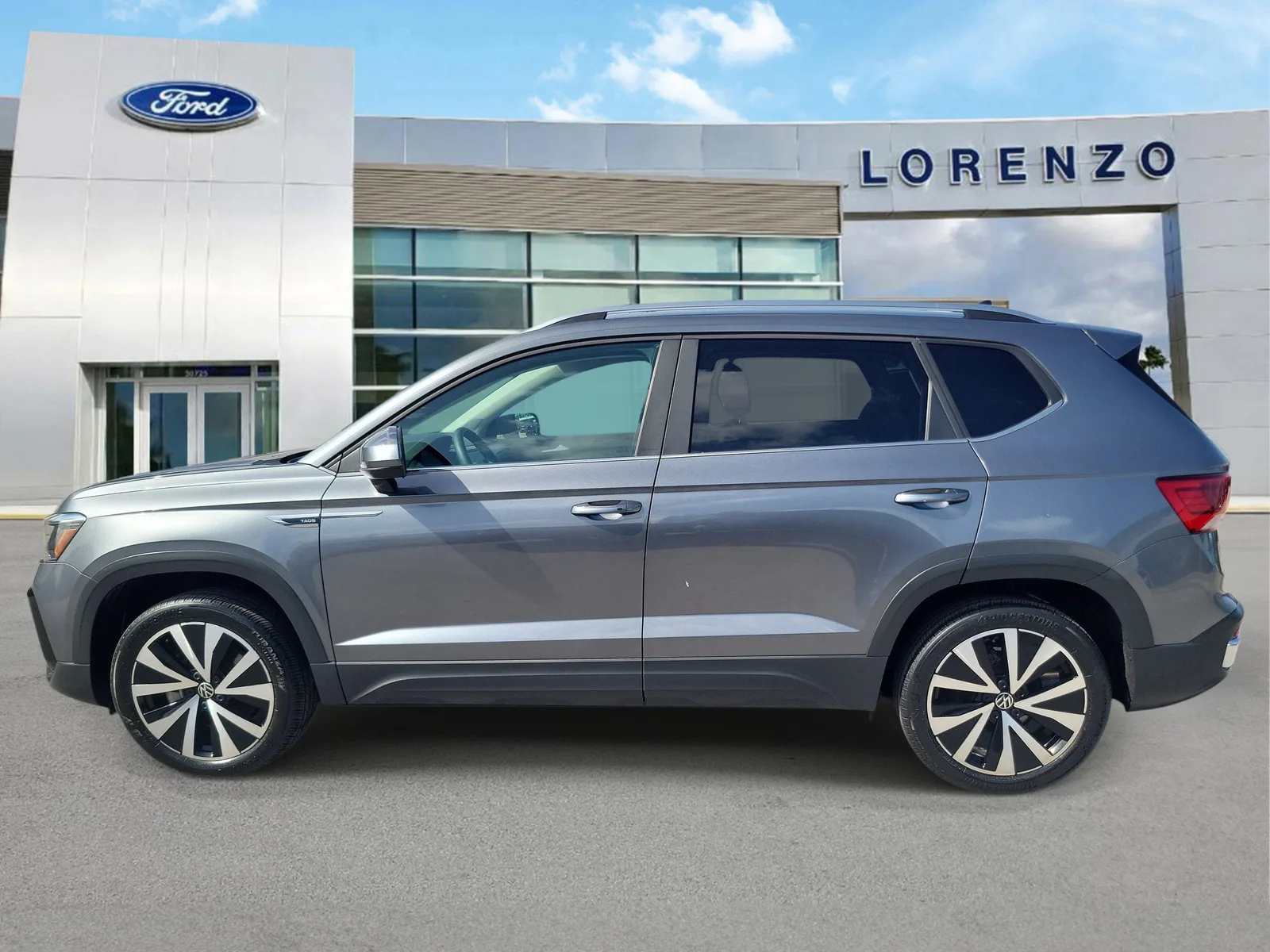 2022 Volkswagen Taos SE photo 8