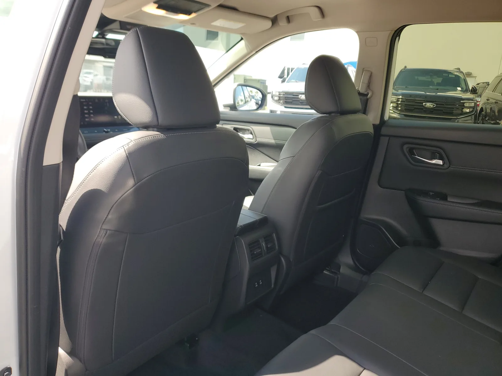 2025 Nissan Rogue SL photo 14