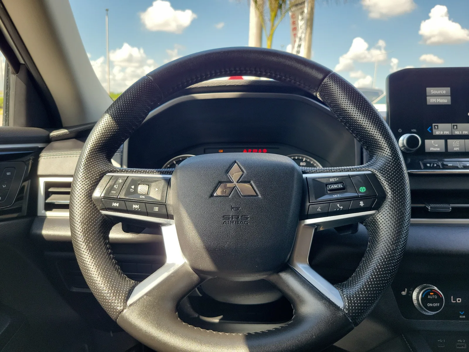 2022 Mitsubishi Outlander SEL photo 17