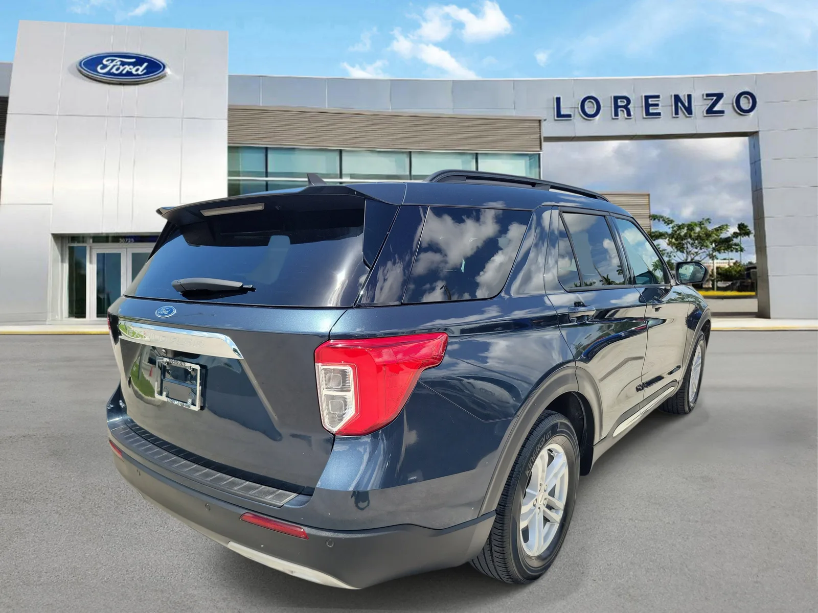 2023 Ford Explorer XLT photo 5