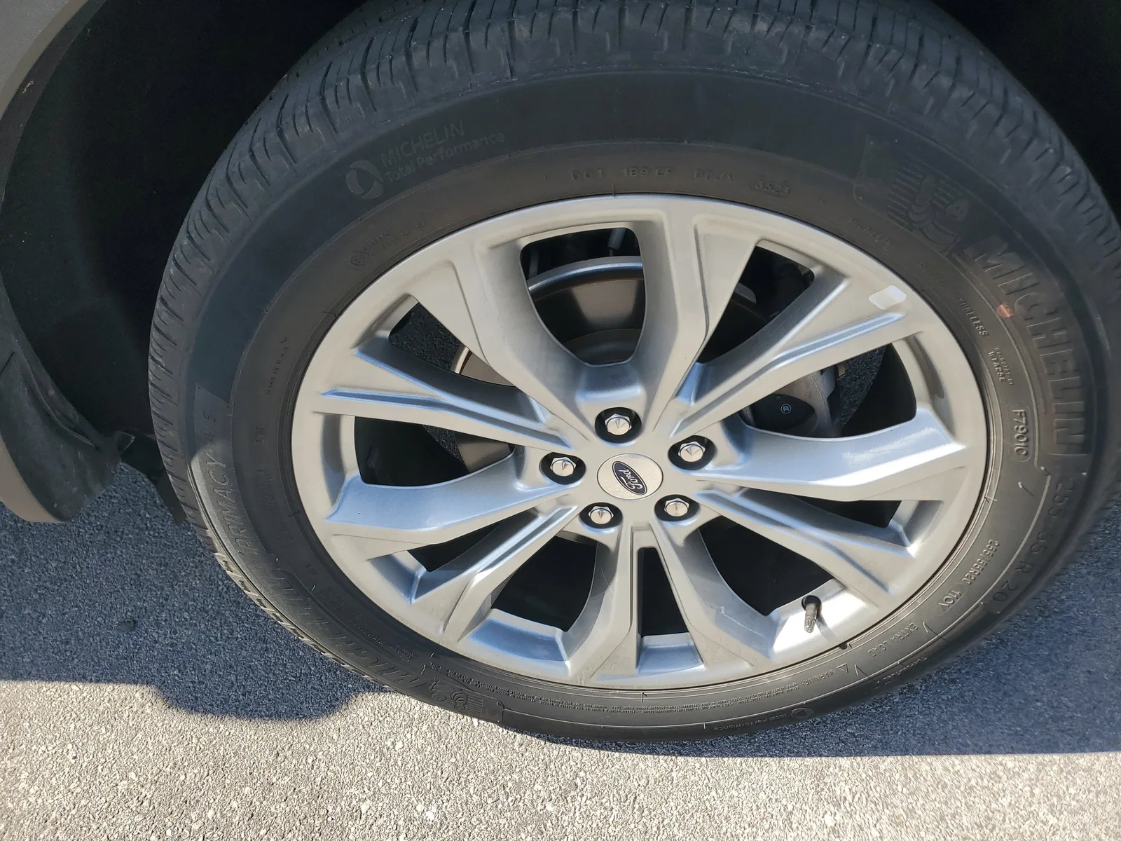2023 Ford Explorer Limited photo 29