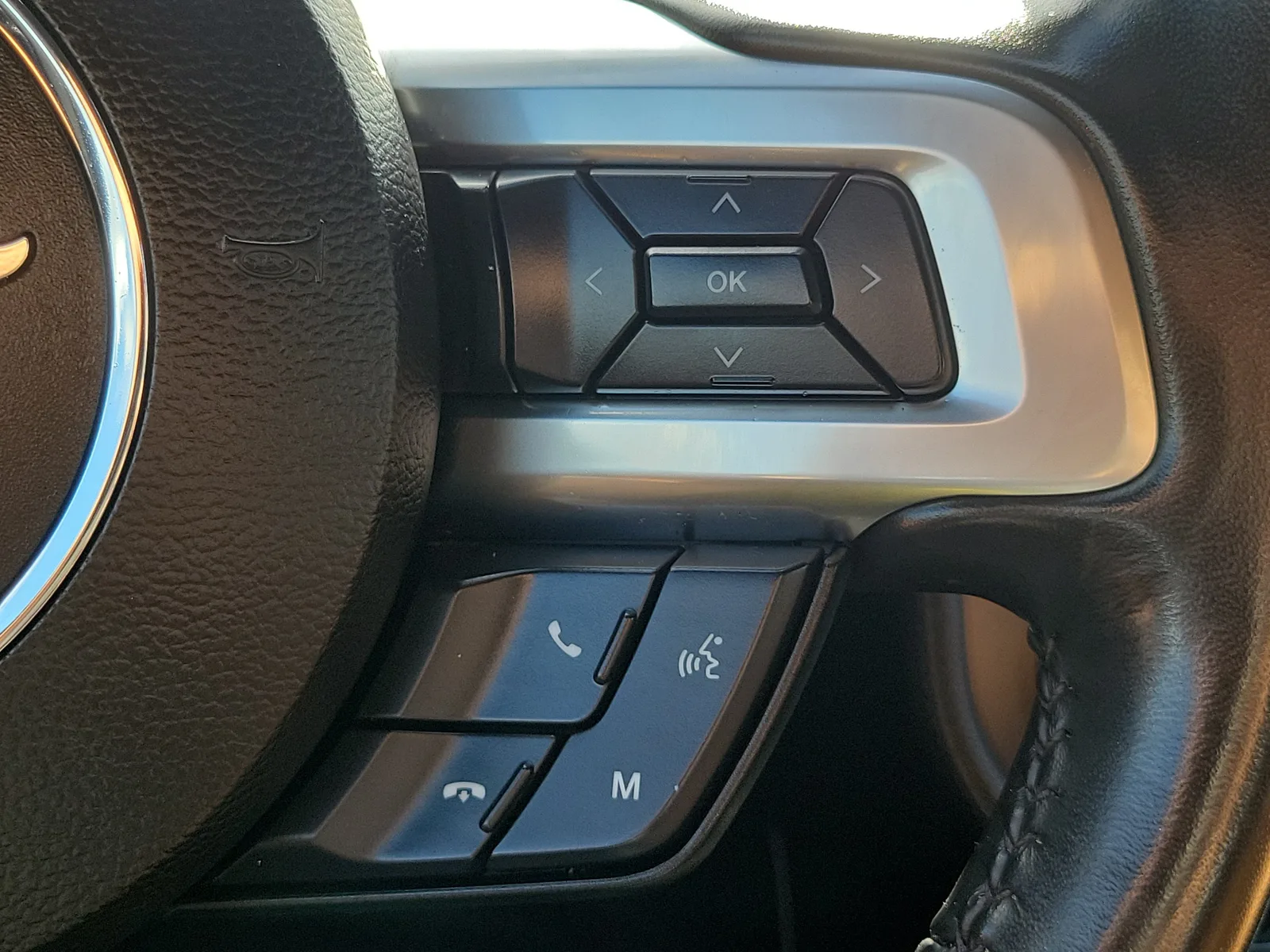 2022 Ford Mustang EcoBoost Premium photo 18