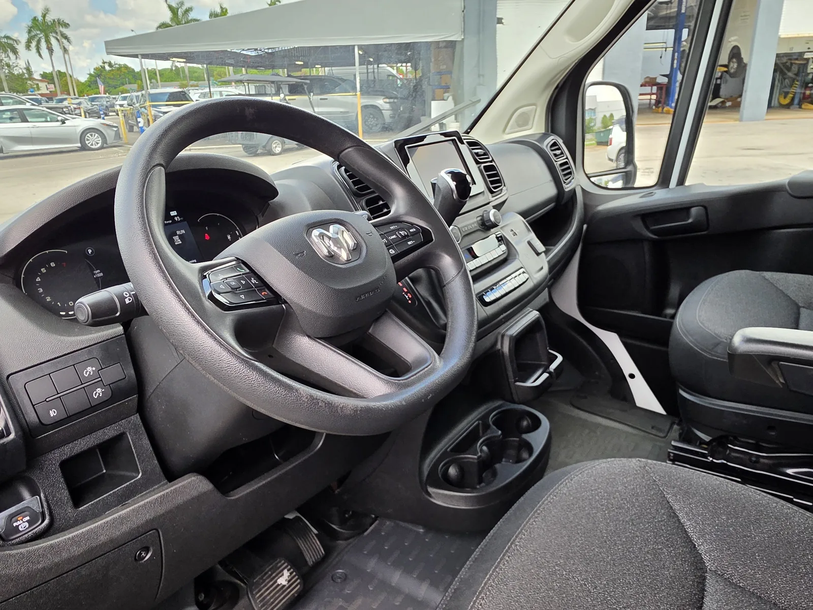 2025 RAM ProMaster Cargo Van Tradesman photo 7
