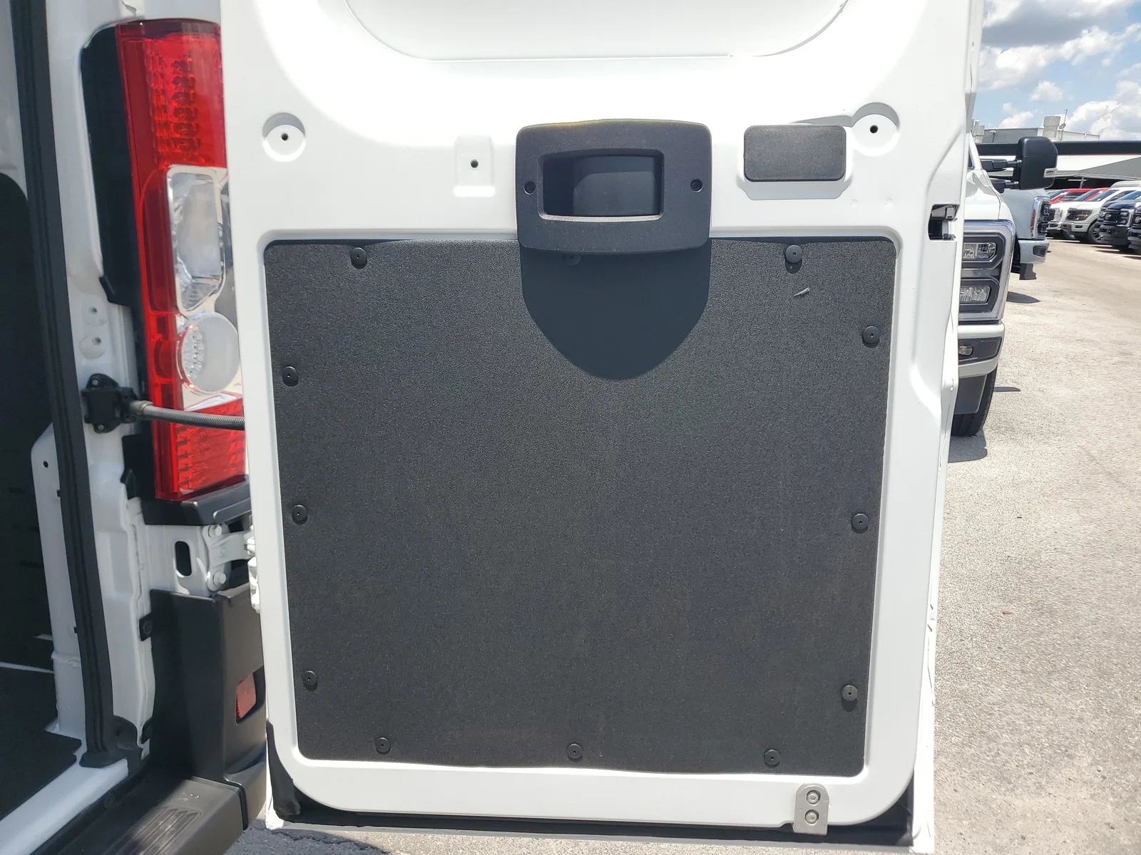2025 RAM ProMaster Cargo Van Tradesman photo 15