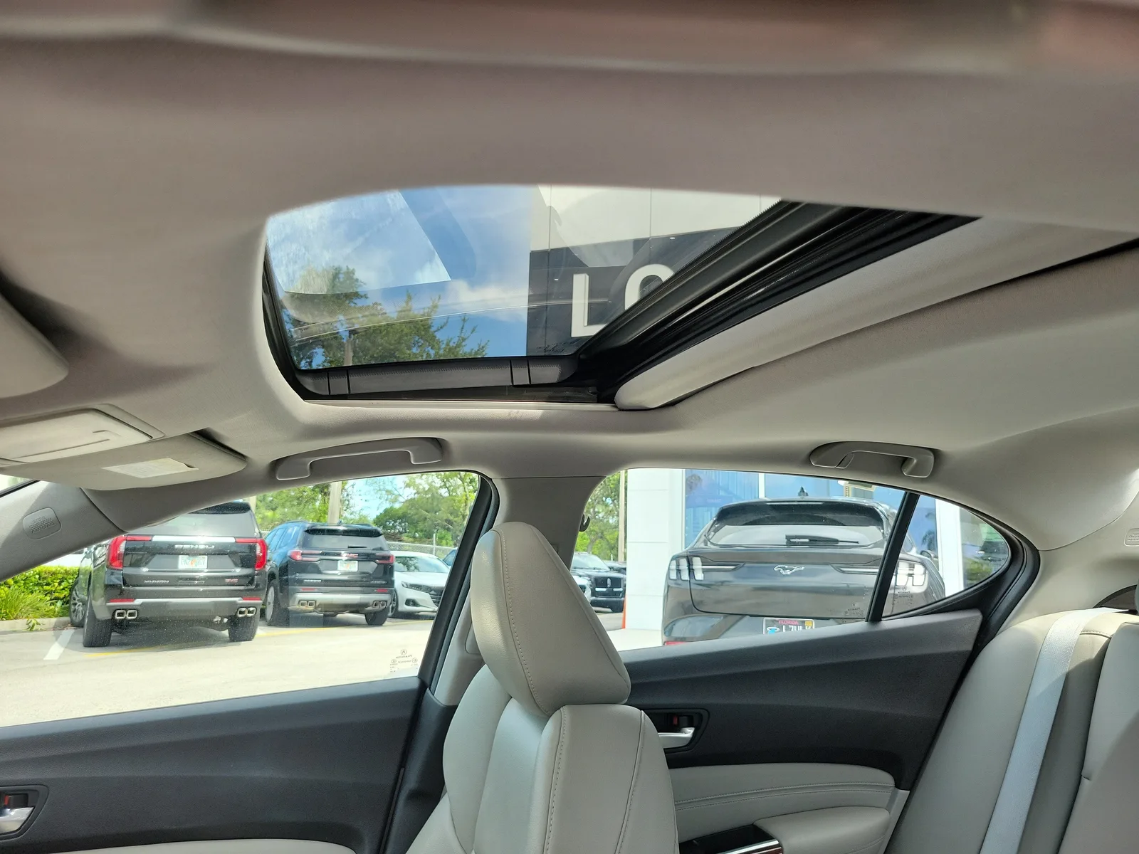 2016 Acura TLX V6 photo 11