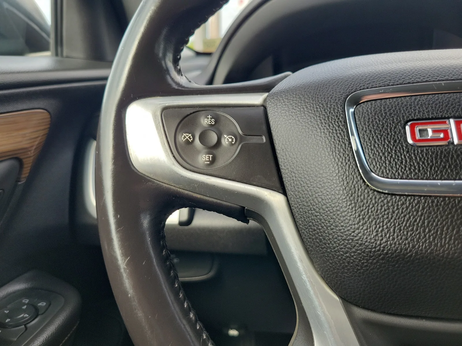 2018 GMC Terrain SLE photo 18
