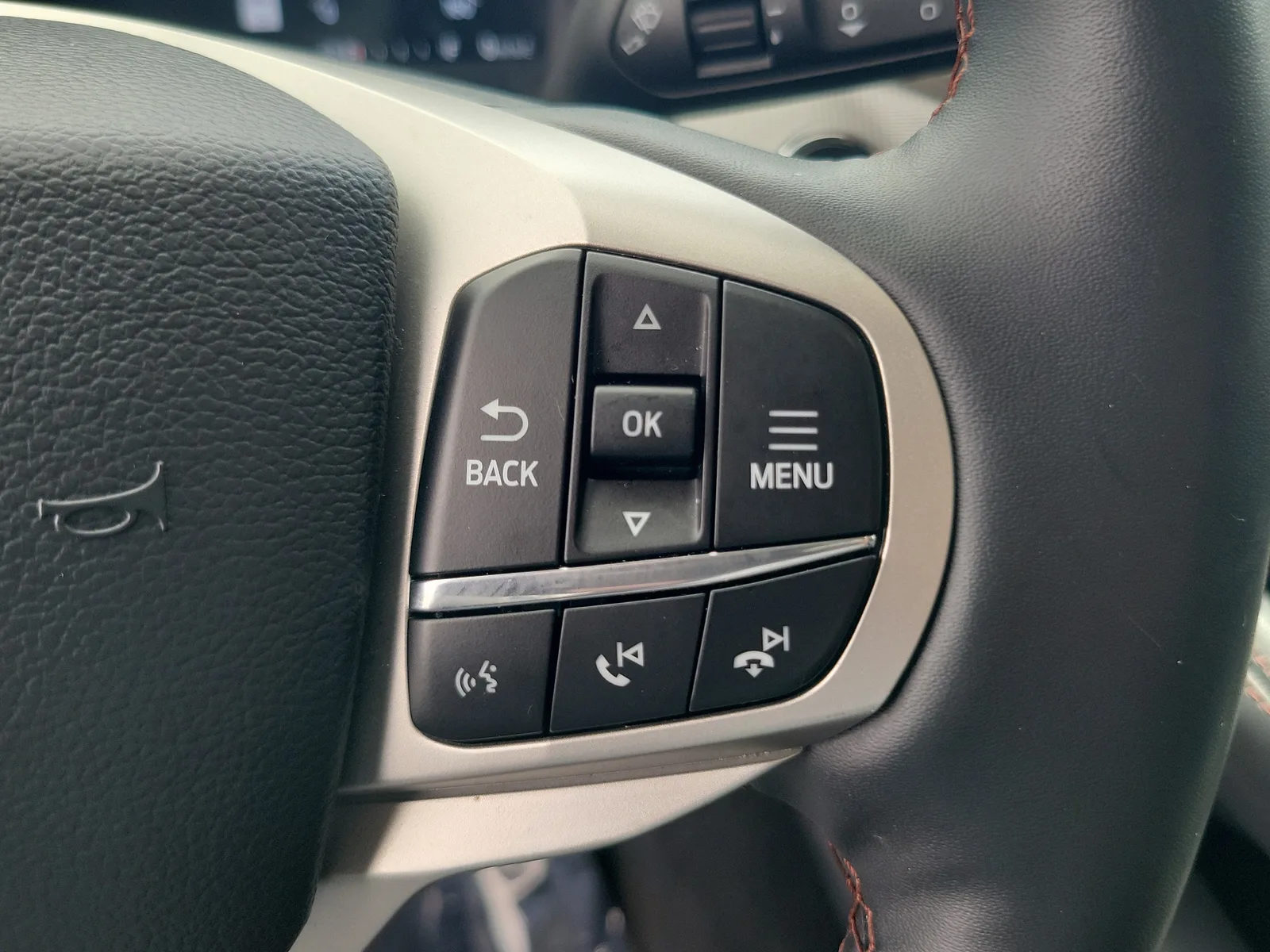 2025 Ford Explorer Active photo 22