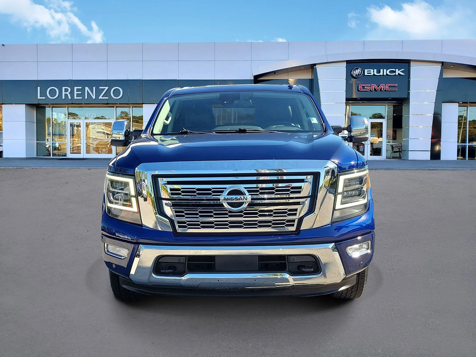 2020 Nissan Titan SL photo 2