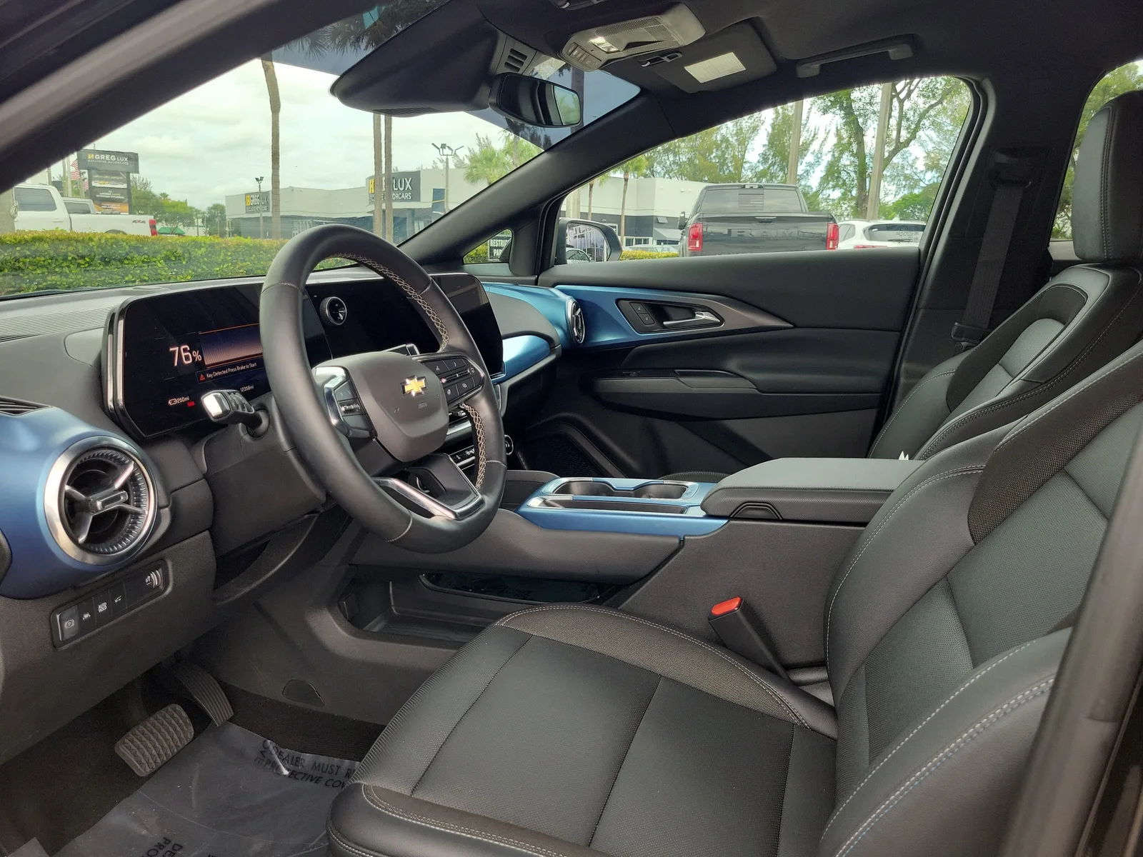 2024 Chevrolet Equinox EV 2LT photo 11