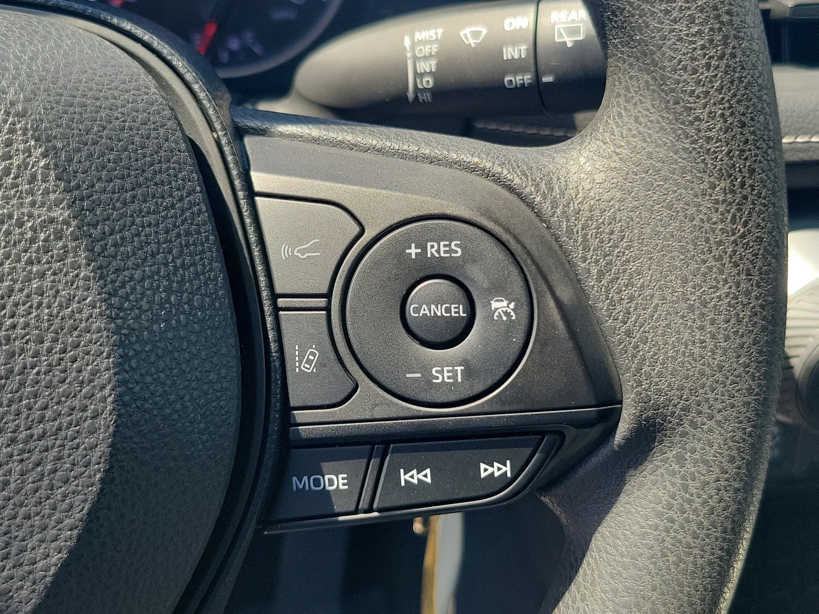 2019 Toyota RAV4 LE photo 21