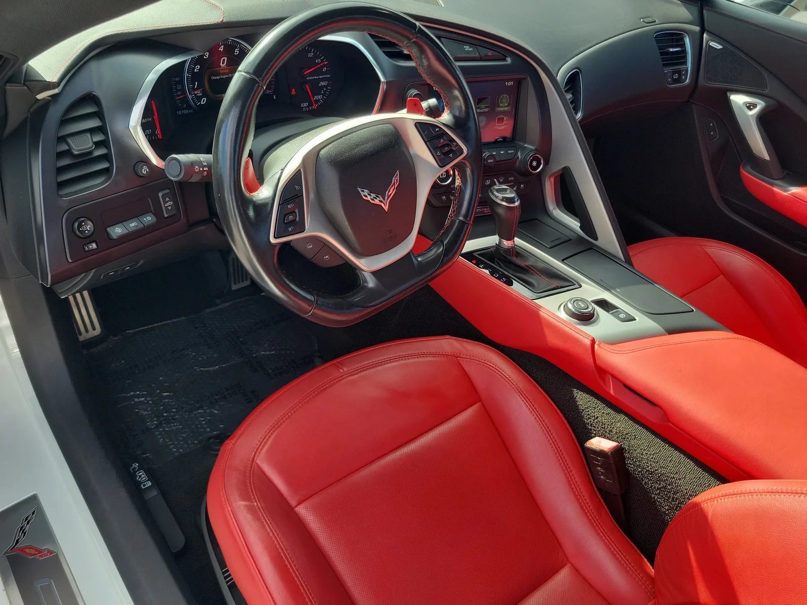 2017 Chevrolet Corvette Z51 2LT photo 9