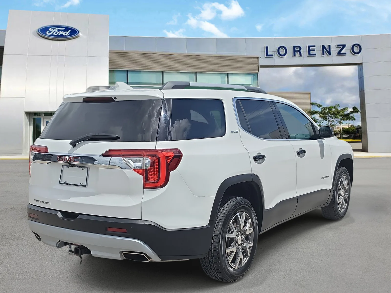 2022 GMC Acadia SLE photo 4