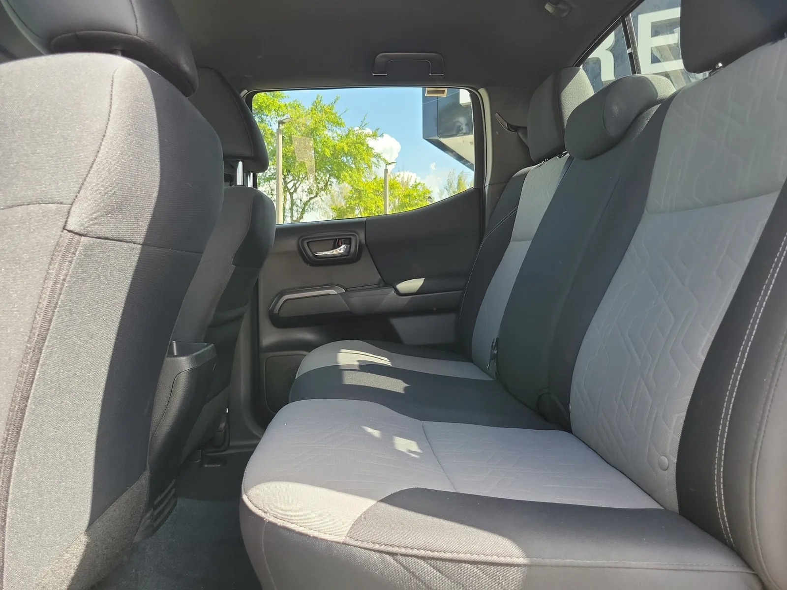 2023 Toyota Tacoma 4WD SR photo 25
