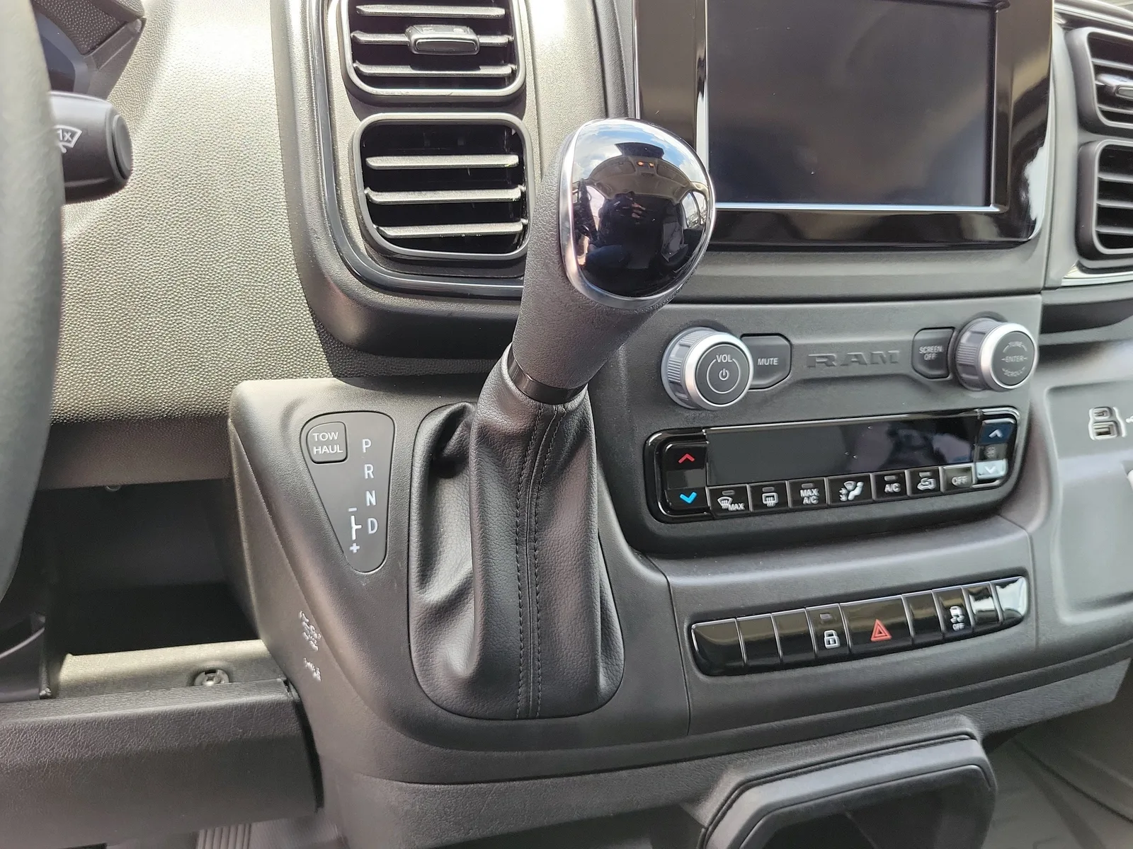 2026 RAM ProMaster Cargo Van Tradesman photo 23