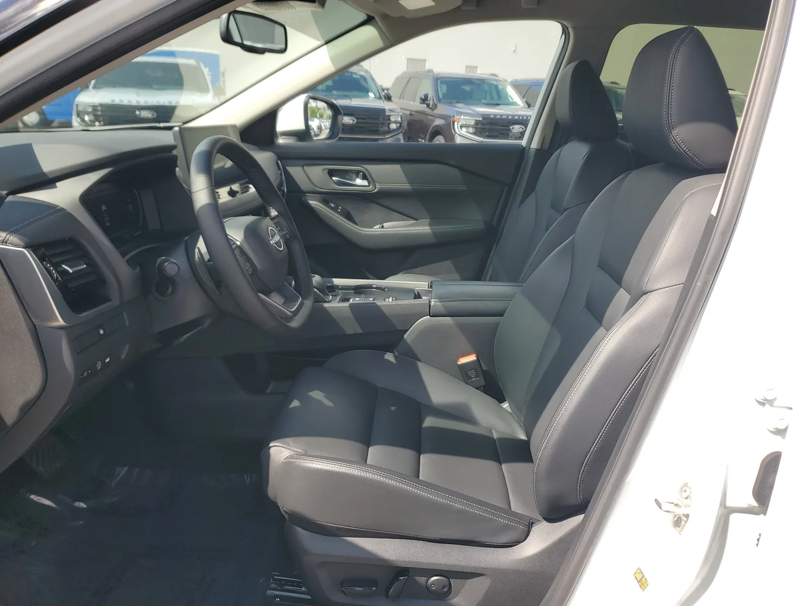 2025 Nissan Rogue SL photo 11
