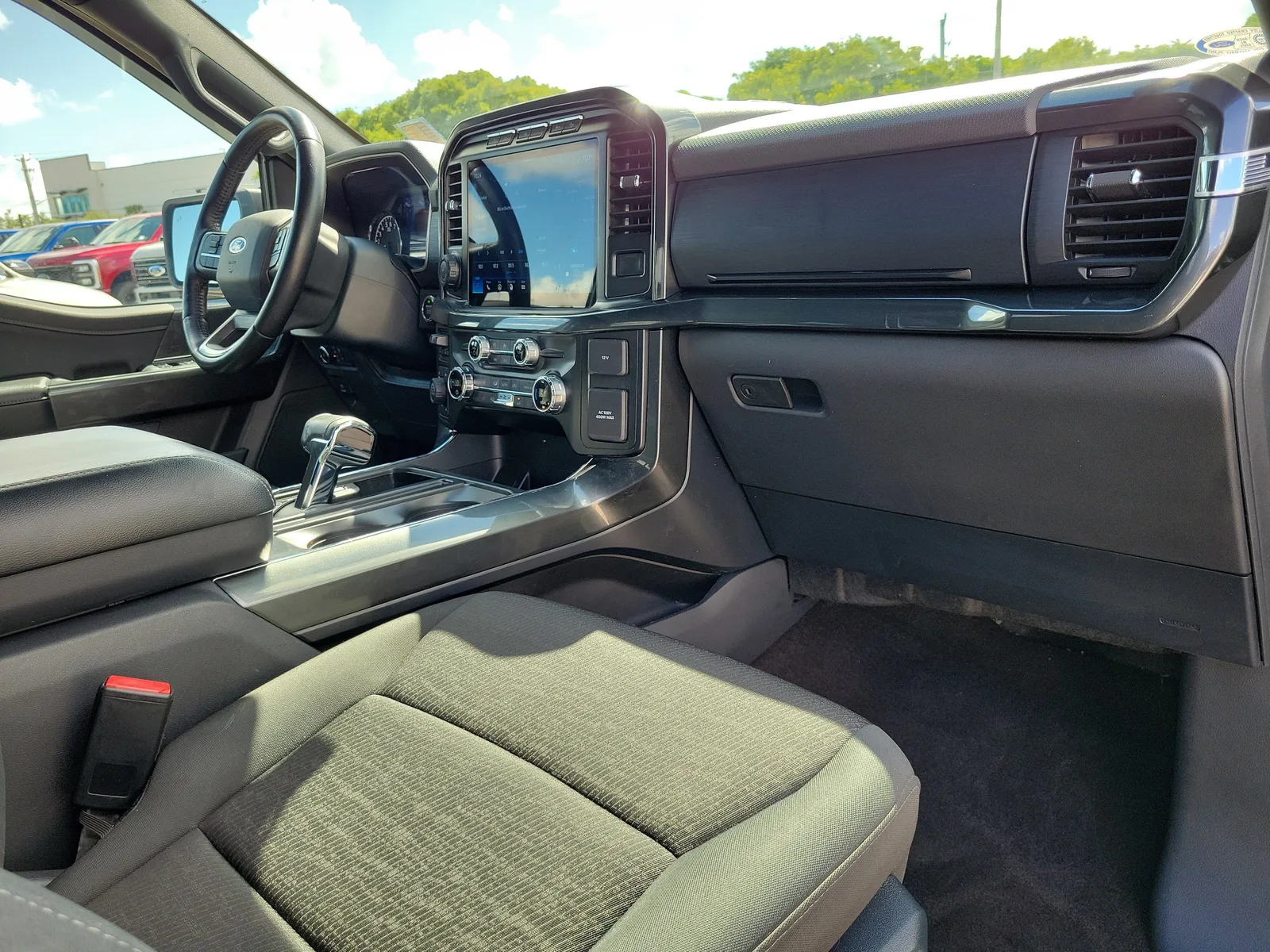 2021 Ford F-150 XLT 4WD photo 14