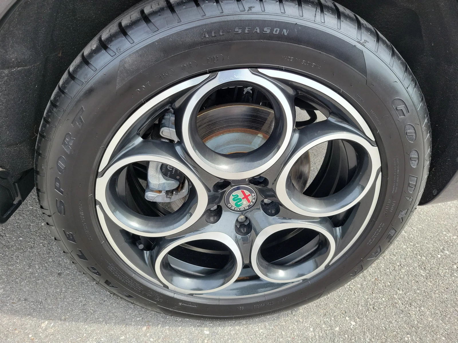 2024 Alfa Romeo Tonale Ti photo 30