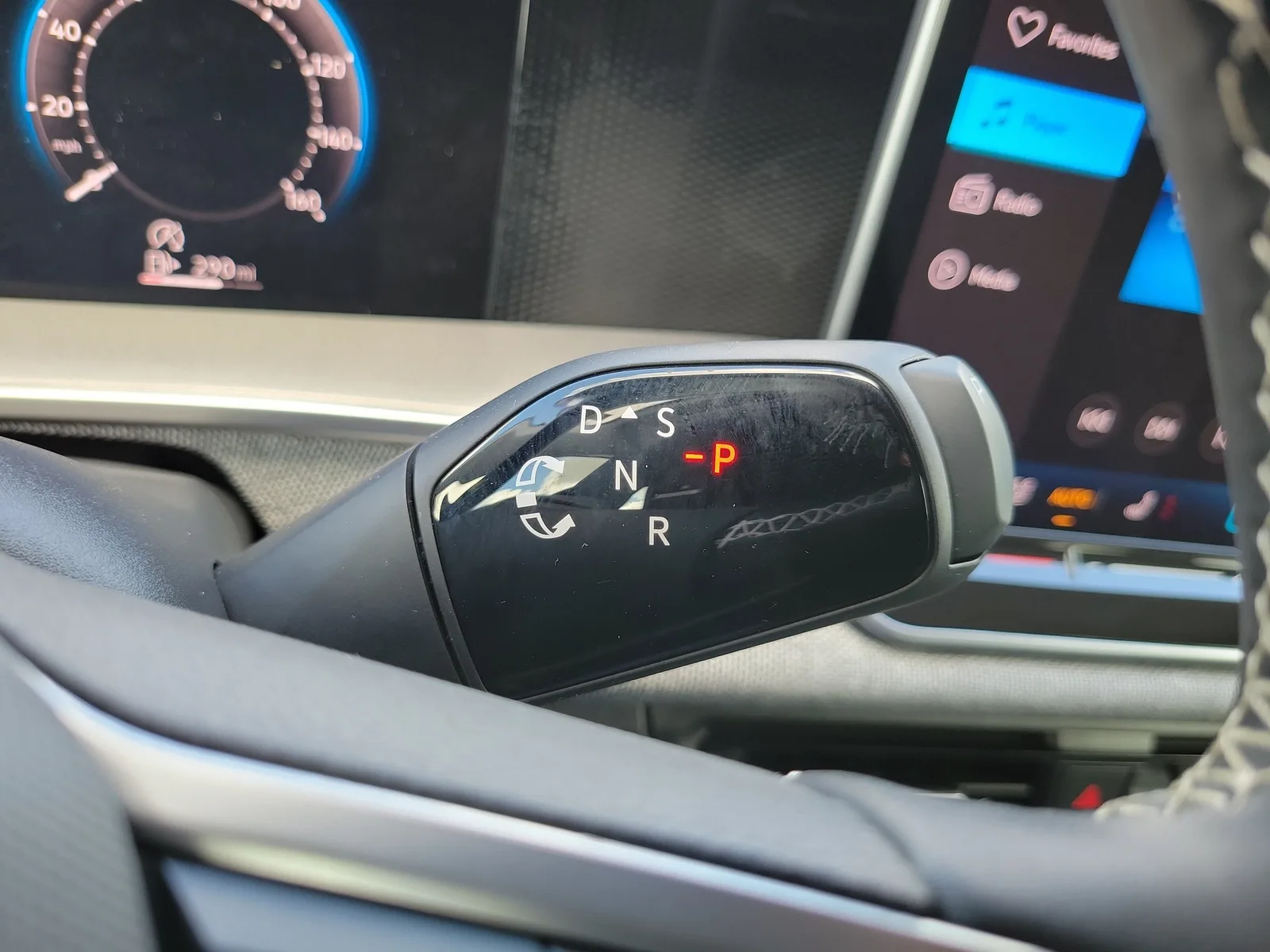 2025 Volkswagen Tiguan S photo 25