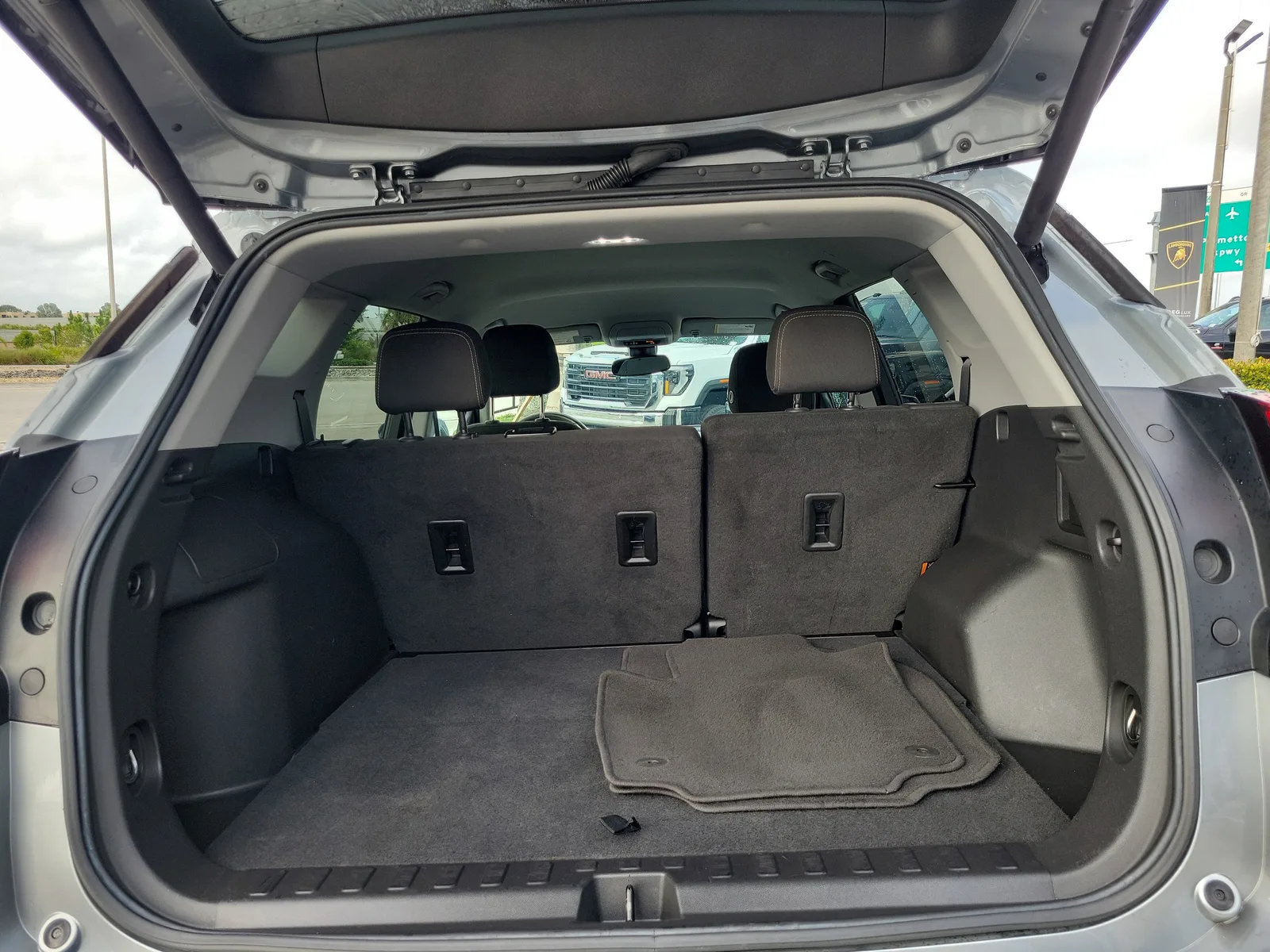 2023 GMC Terrain SLE photo 15