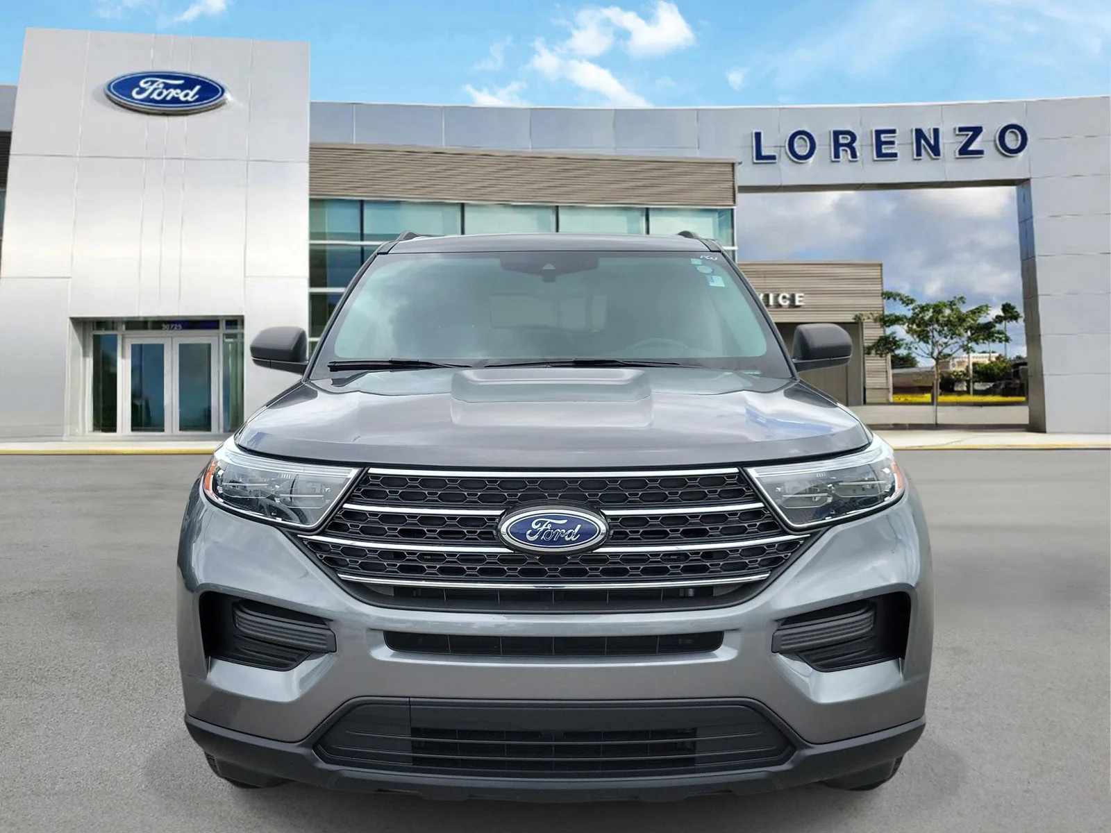 2024 Ford Explorer XLT photo 2