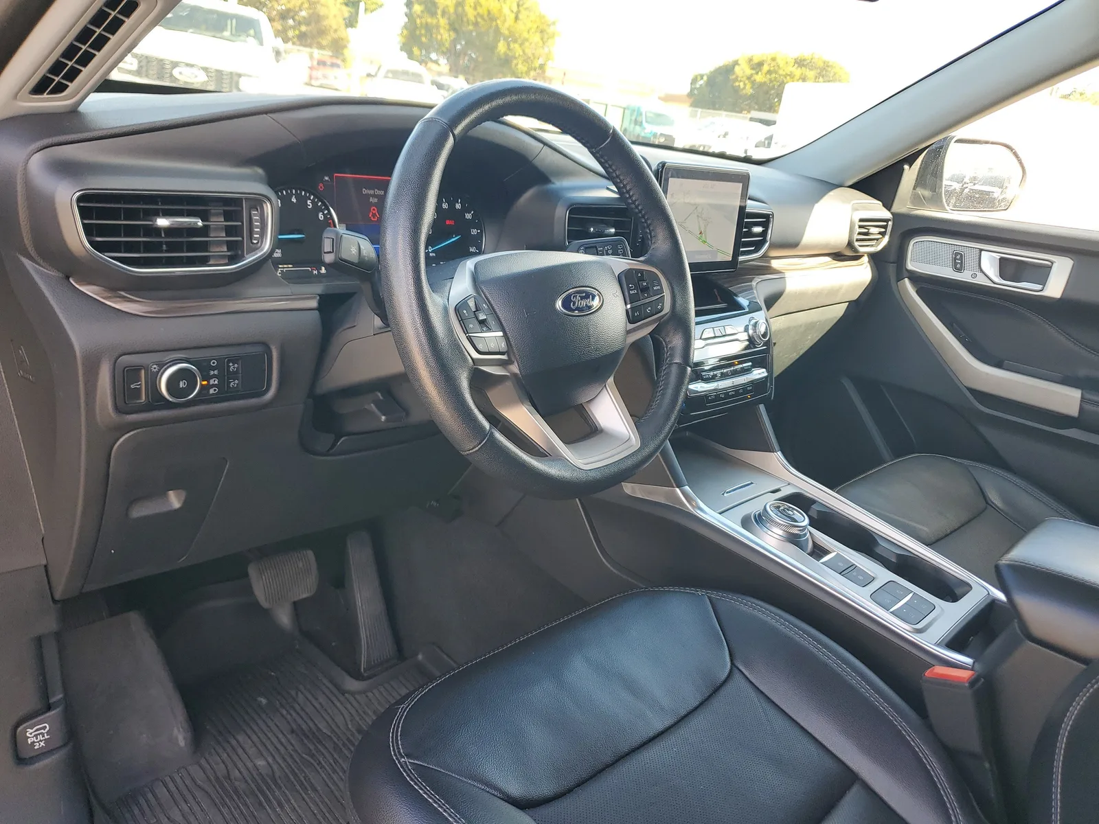 2023 Ford Explorer Limited photo 7
