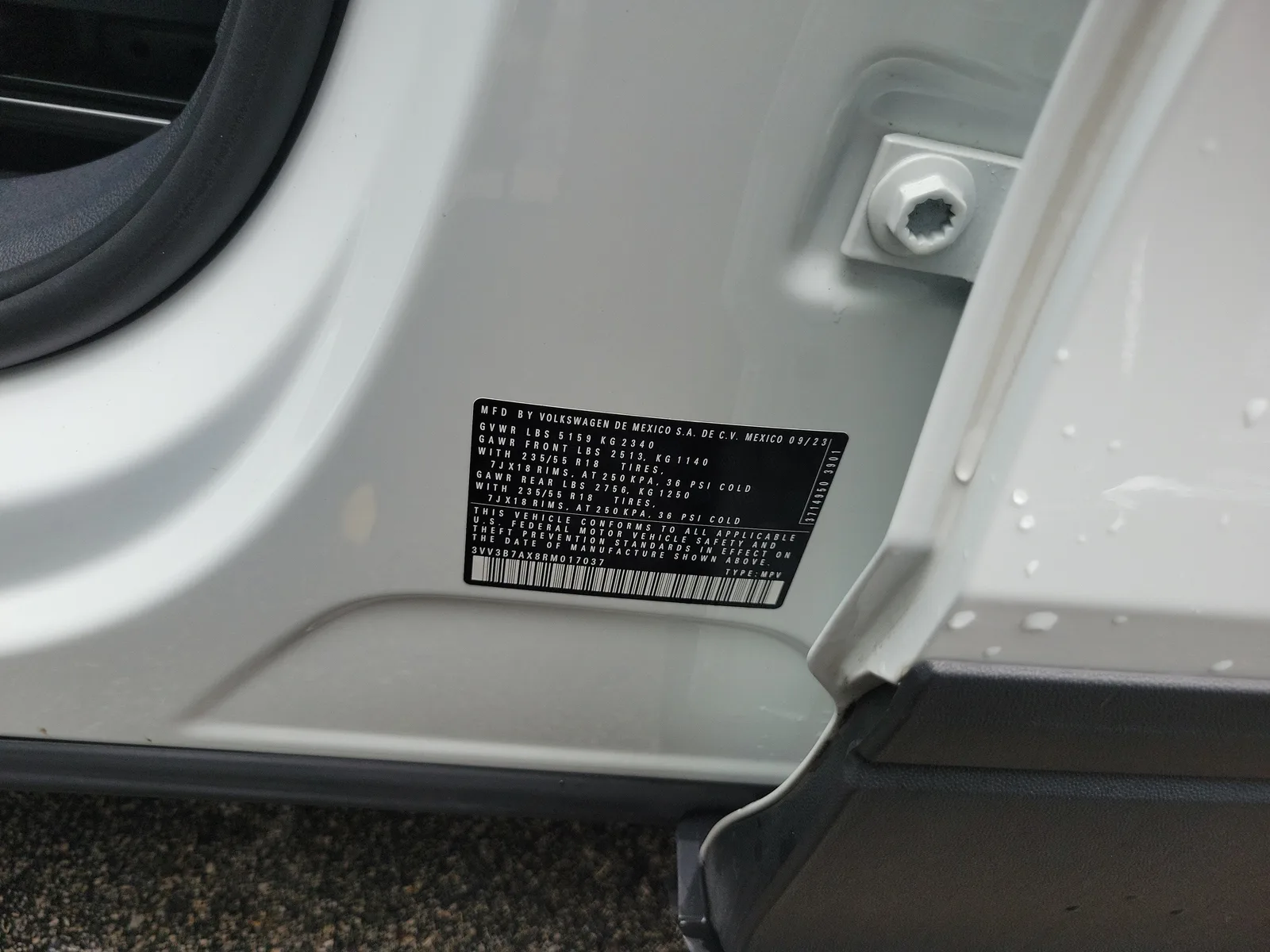 2024 Volkswagen Tiguan SE photo 31