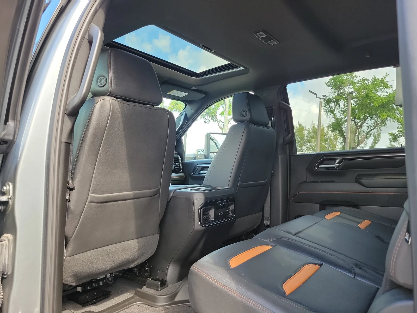2024 GMC Sierra 2500 HD AT4 photo 14