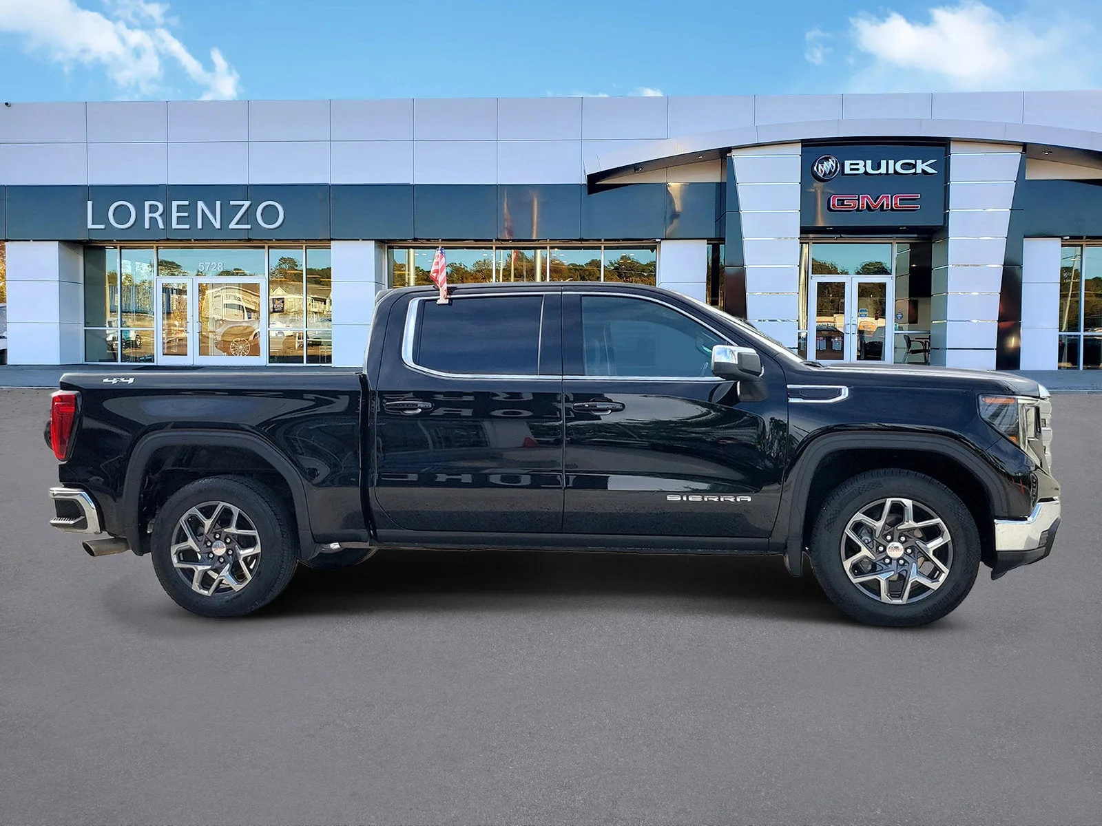 2022 GMC Sierra 1500 SLE photo 4