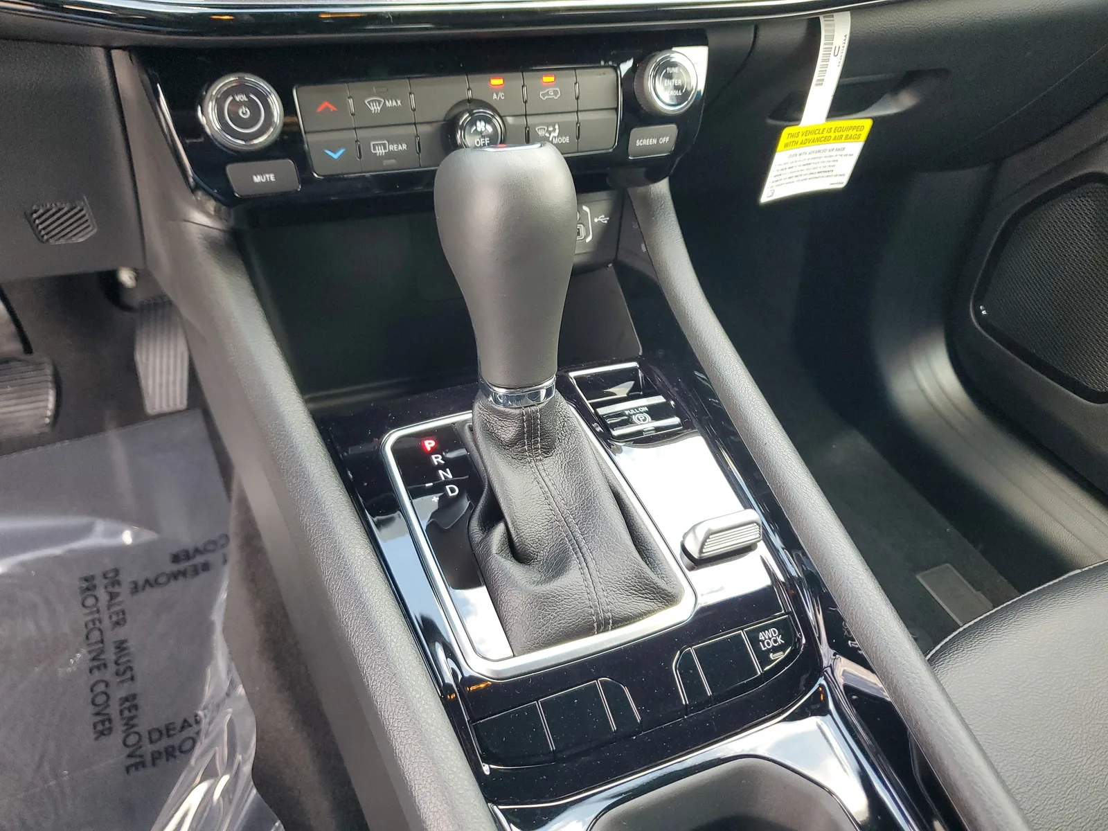 2026 Jeep Compass Latitude Altitude 4WD photo 24