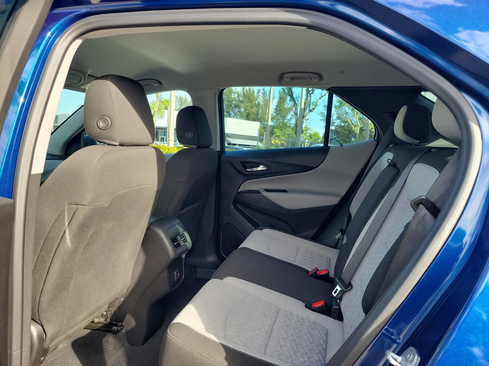 2023 Chevrolet Equinox LS photo 12