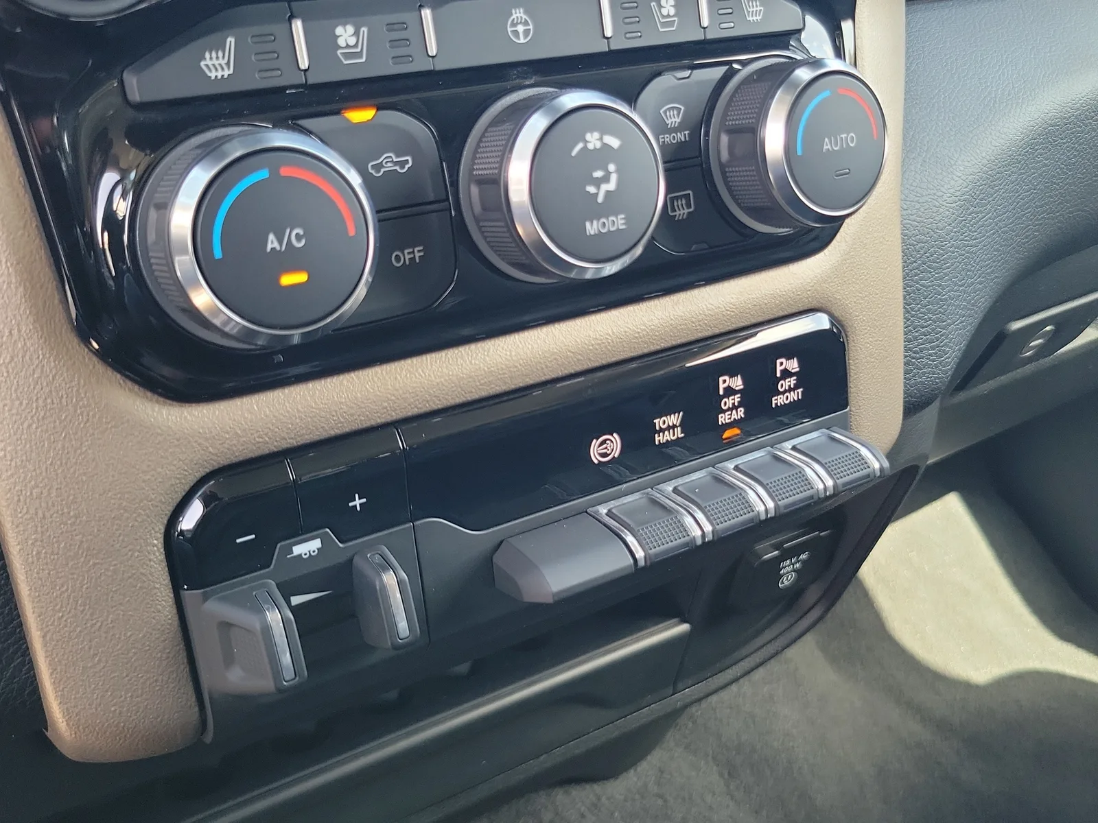 2024 RAM 2500 Laramie 4WD Diesel photo 26