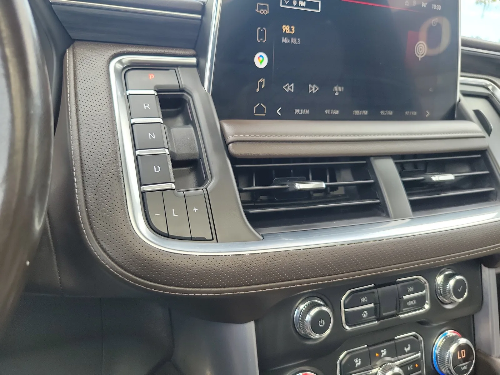 2022 GMC Yukon SLT photo 22