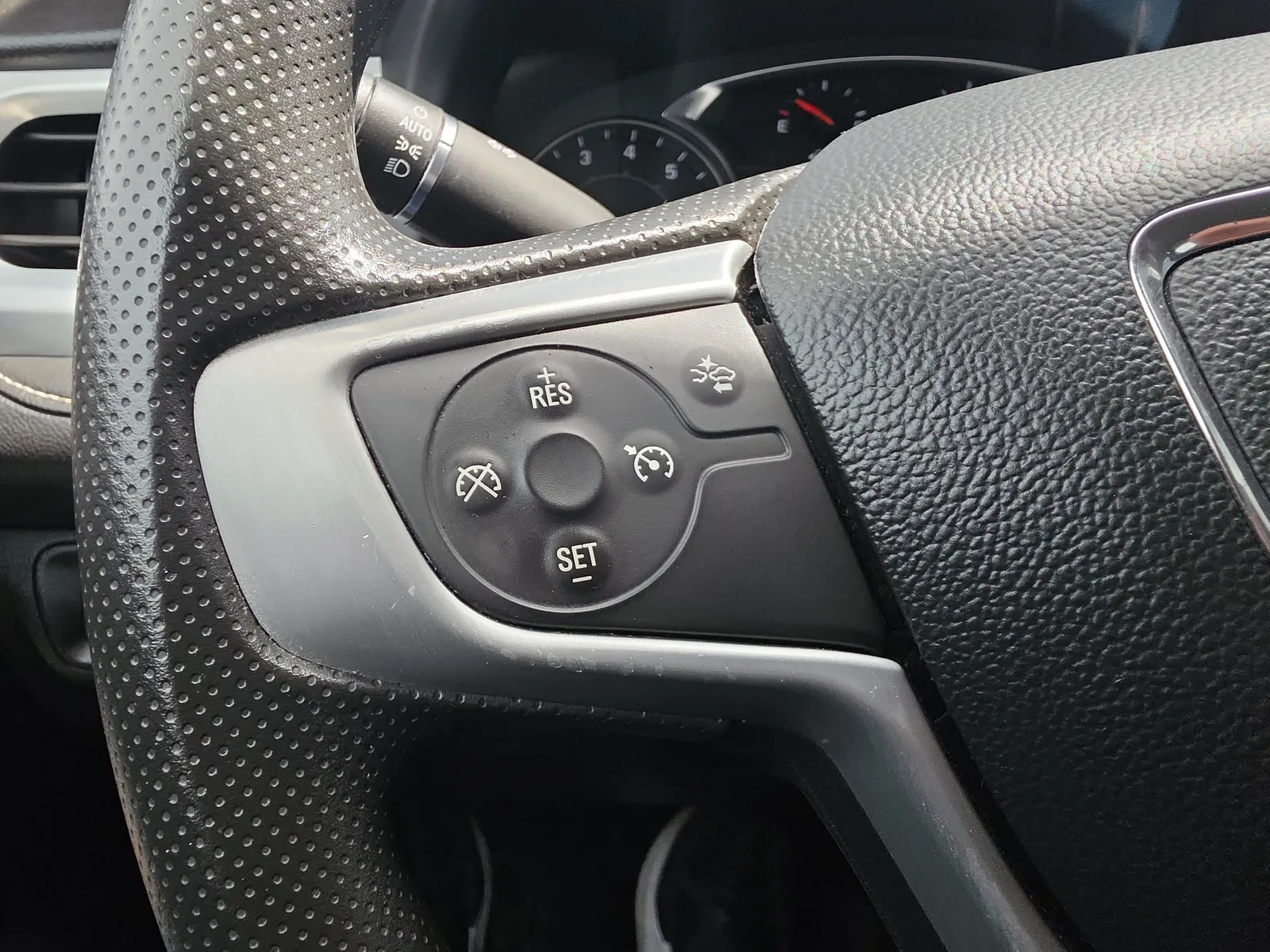 2022 GMC Acadia SLE photo 15
