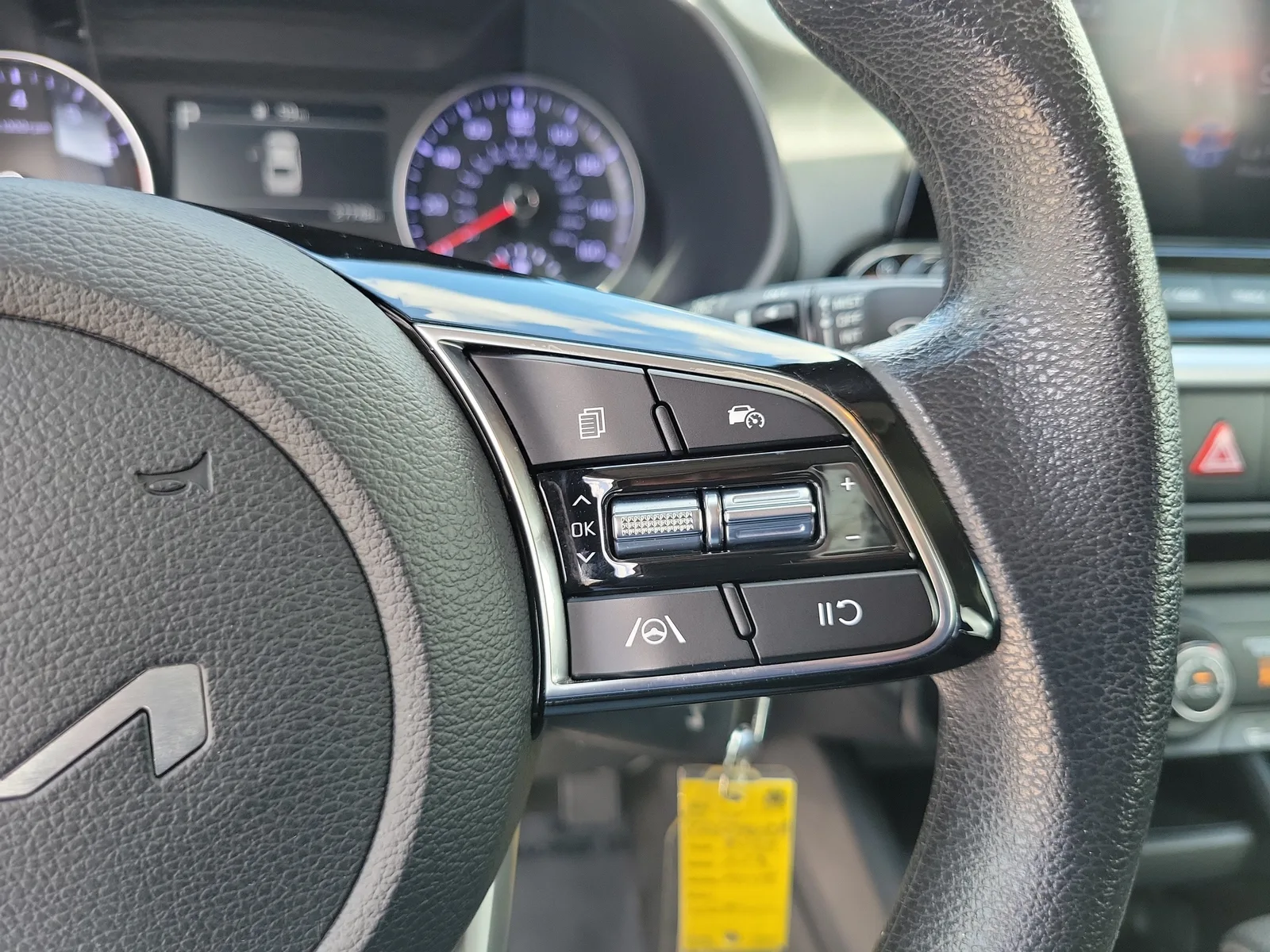 2023 Kia Forte LXS photo 27