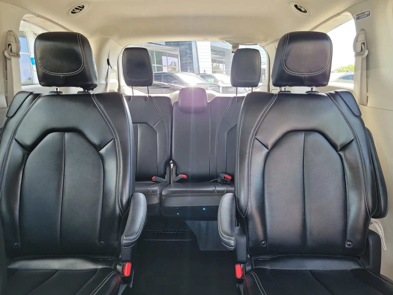 2024 Chrysler Pacifica Touring L photo 14