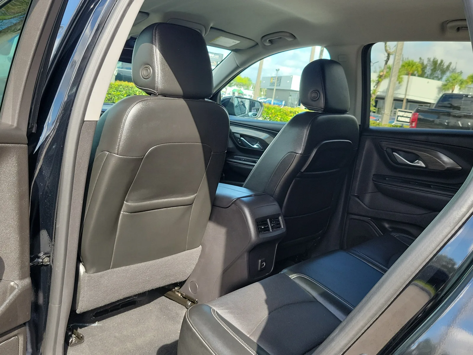 2024 GMC Terrain SLT photo 14