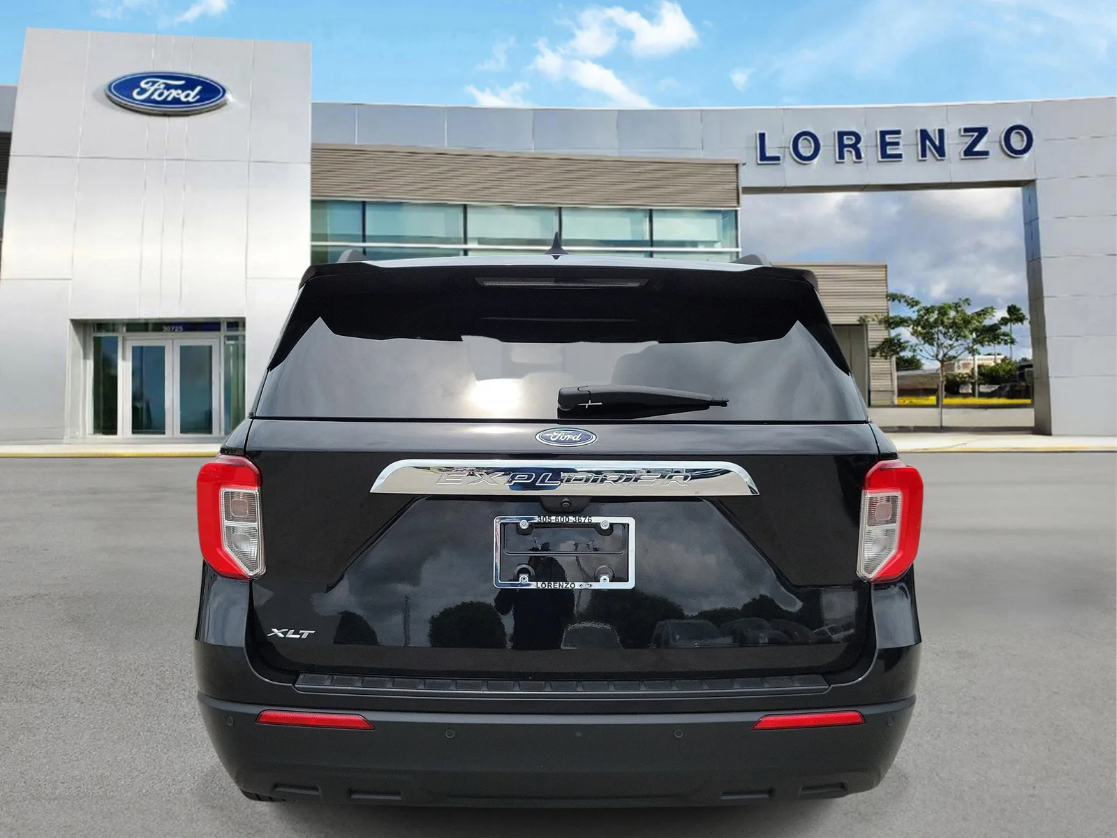 2023 Ford Explorer XLT photo 6