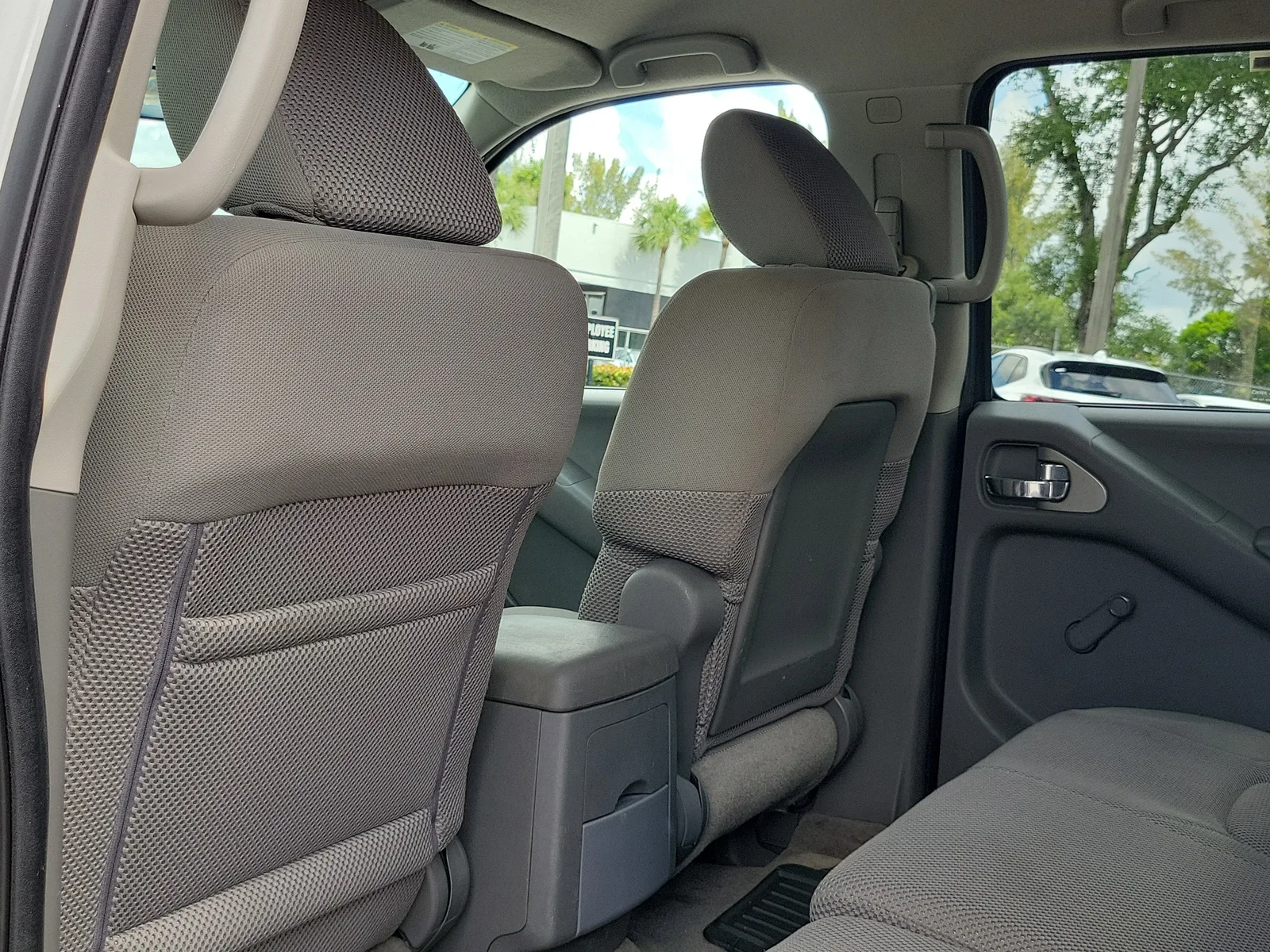 2012 Nissan Frontier S photo 12