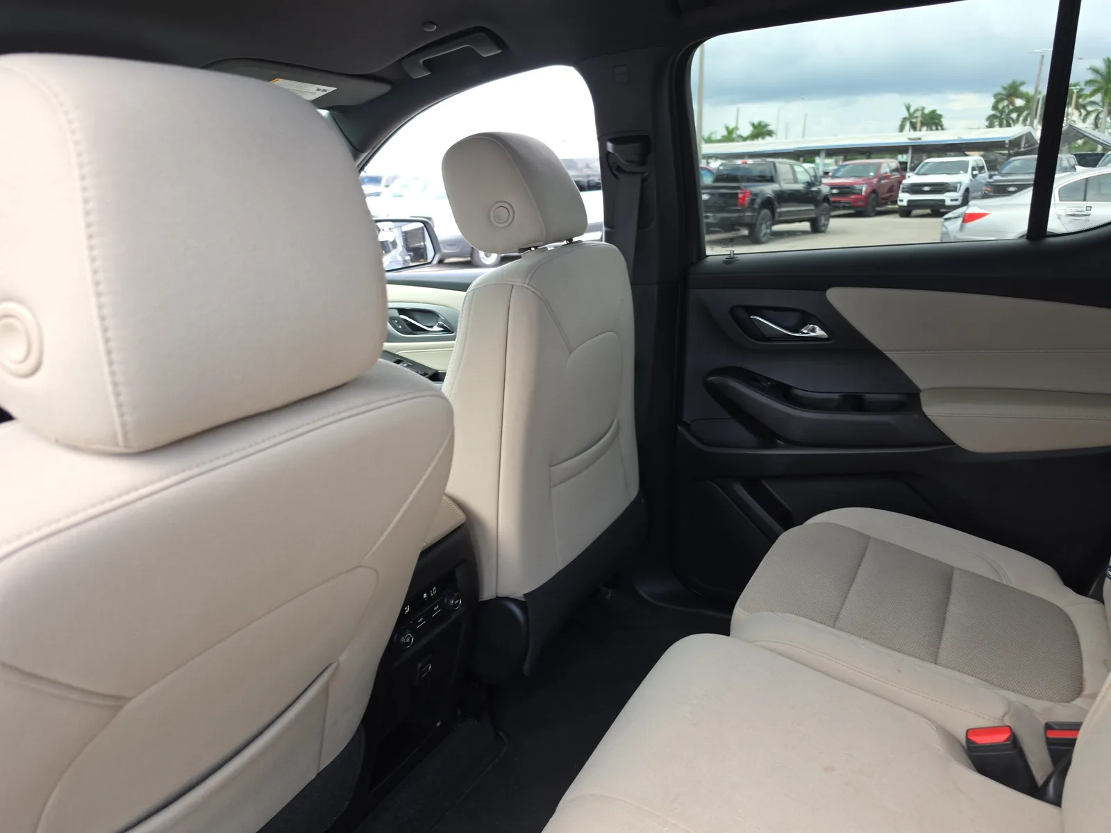 2023 Chevrolet Traverse LS photo 12