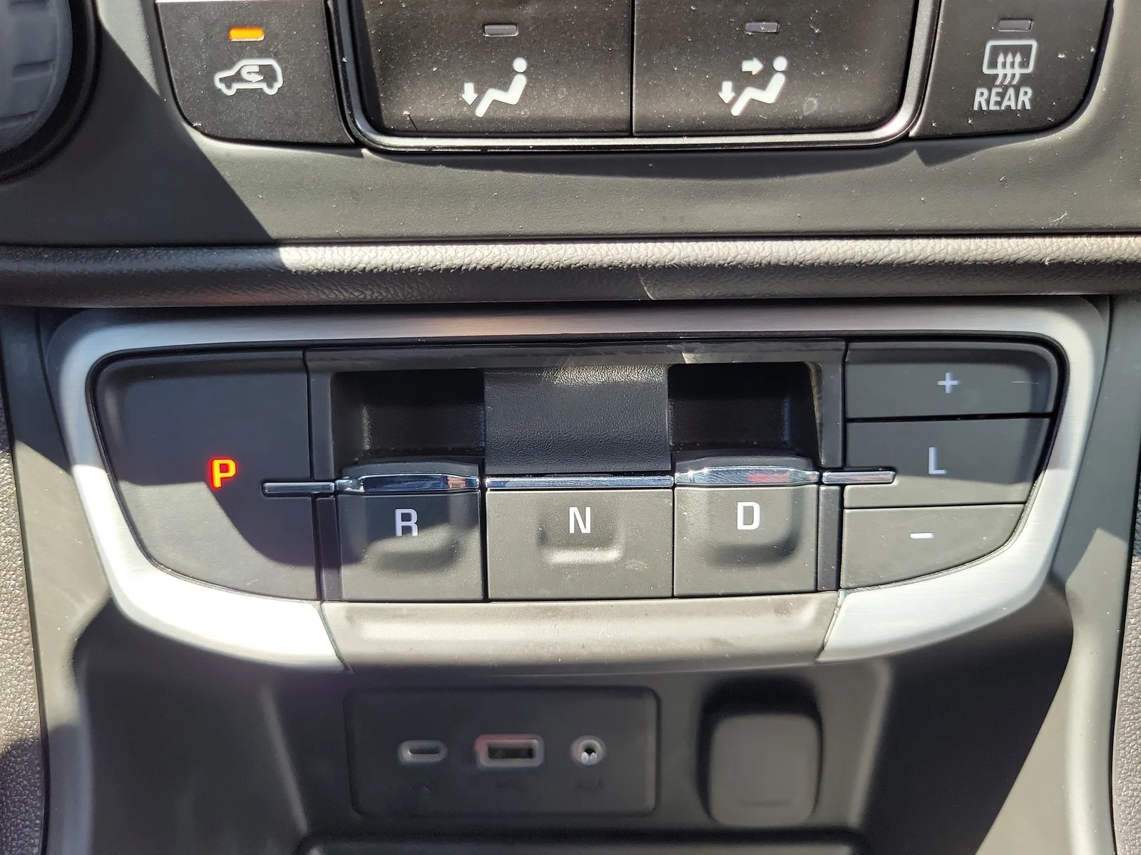 2024 GMC Terrain SLE photo 21