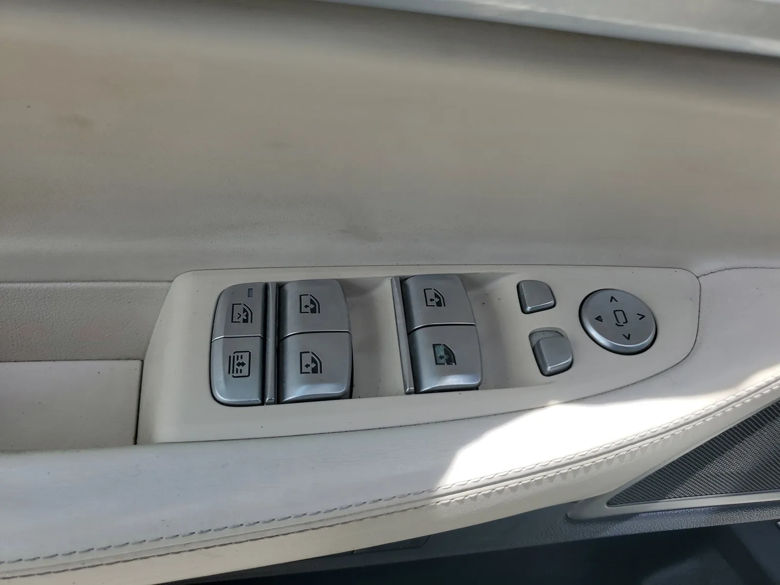 2022 BMW 7 Series 740i photo 26