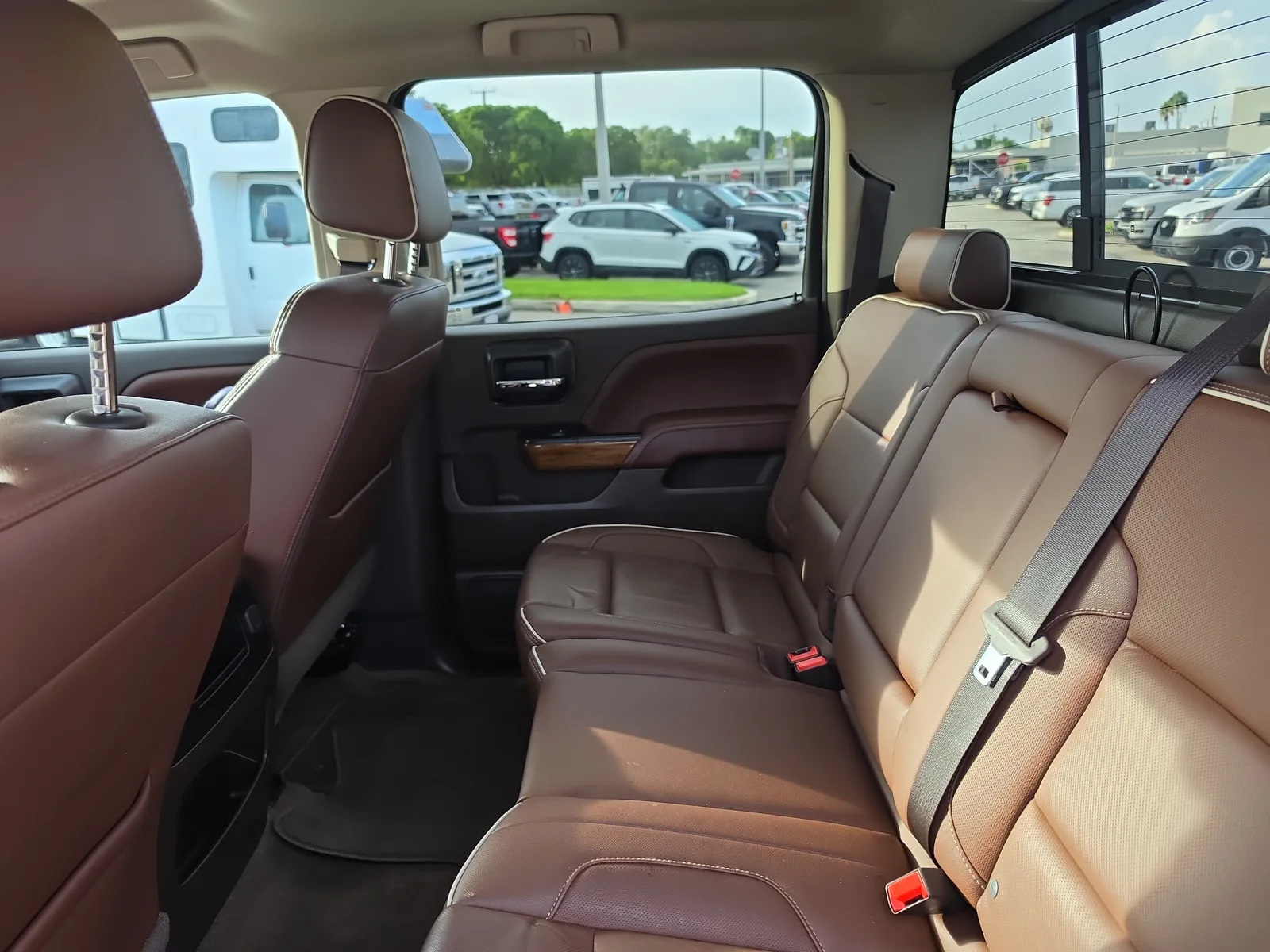 2018 Chevrolet Silverado 1500 High Country photo 10