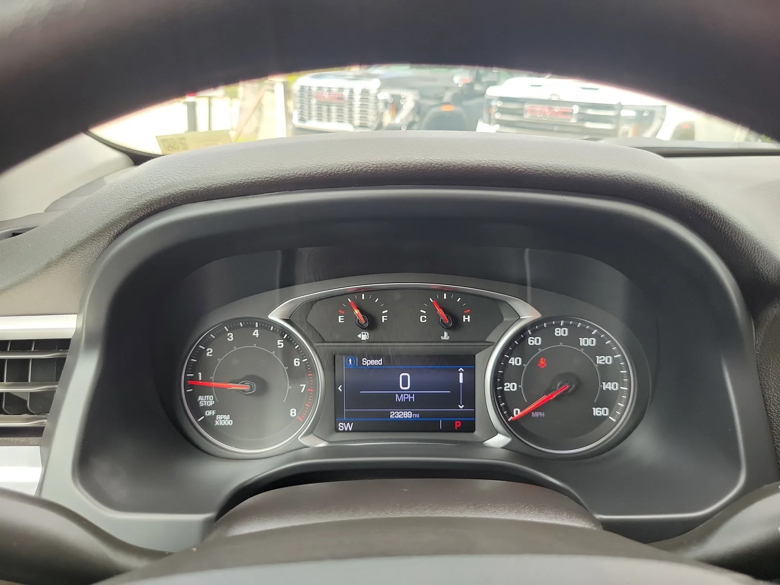 2023 GMC Acadia SLE photo 28