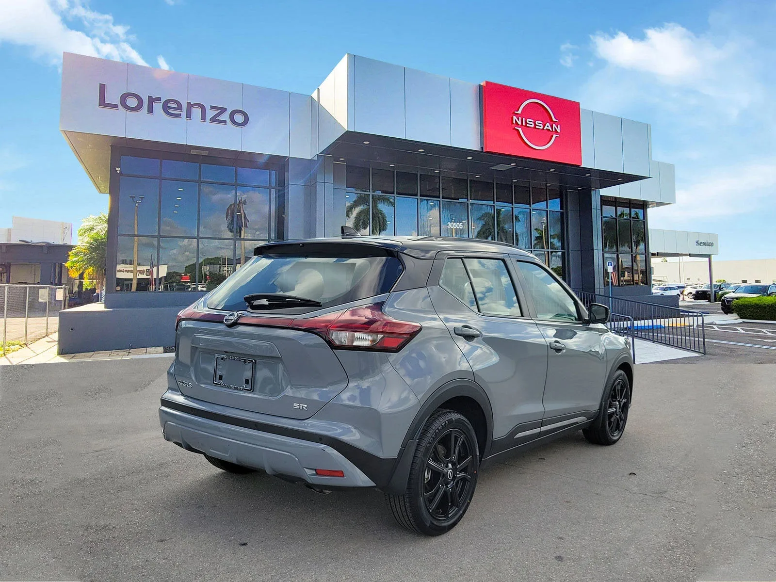 2023 Nissan Kicks SR photo 5