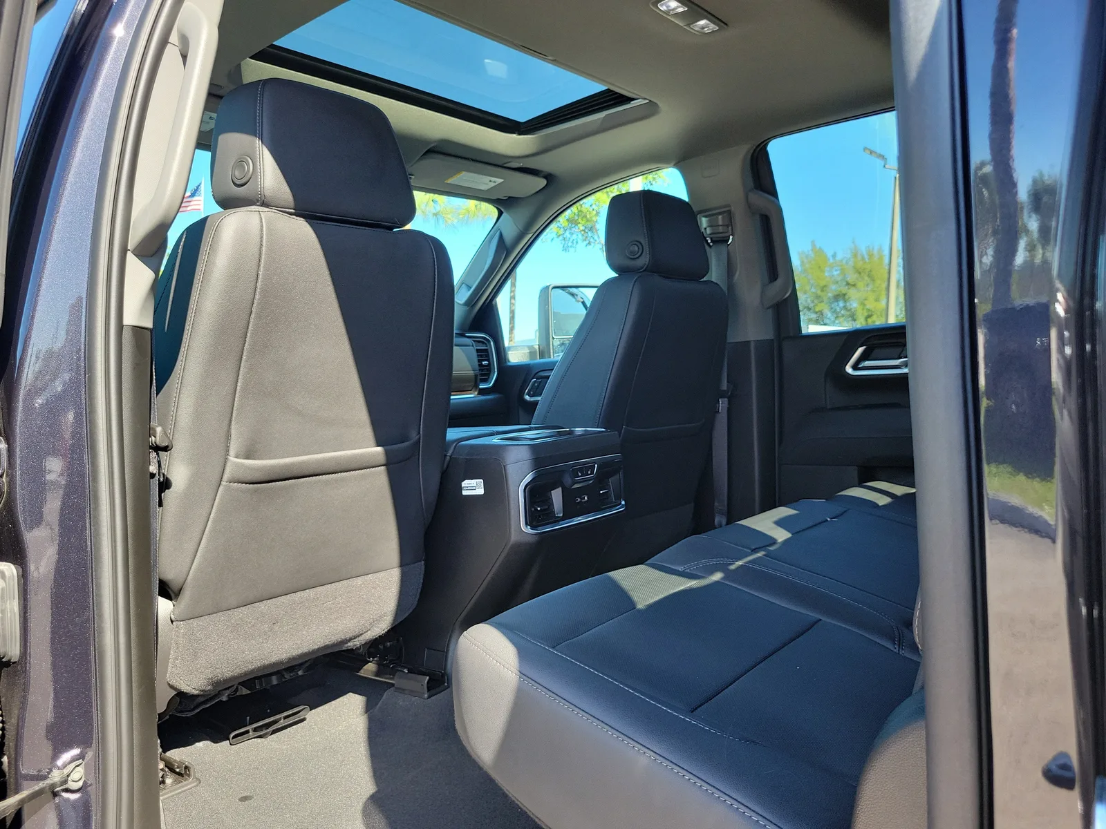 2025 GMC Sierra 2500 HD SLT photo 16