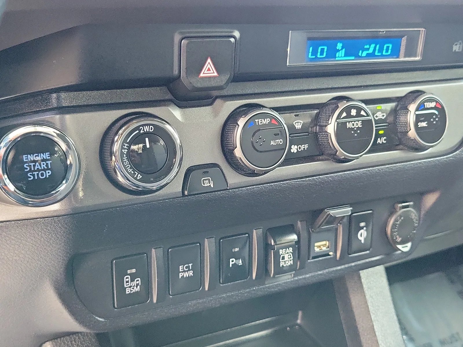 2023 Toyota Tacoma 4WD SR photo 21