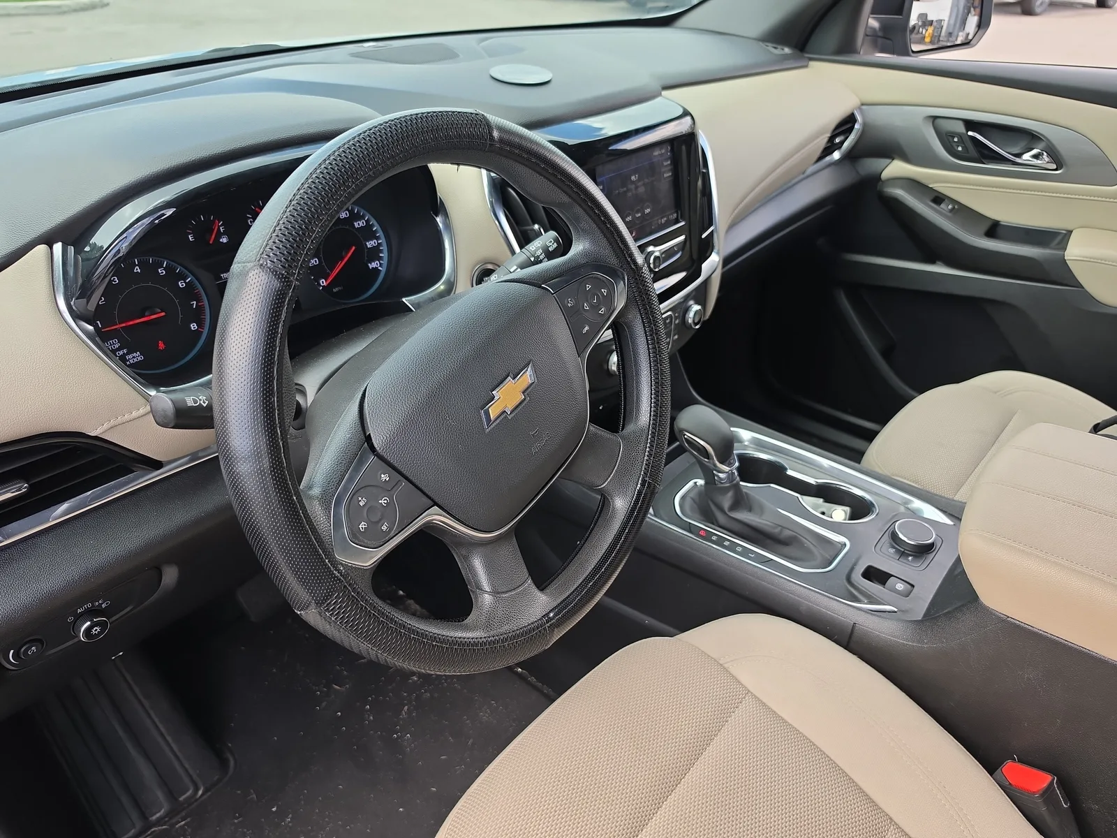 2023 Chevrolet Traverse LS photo 7
